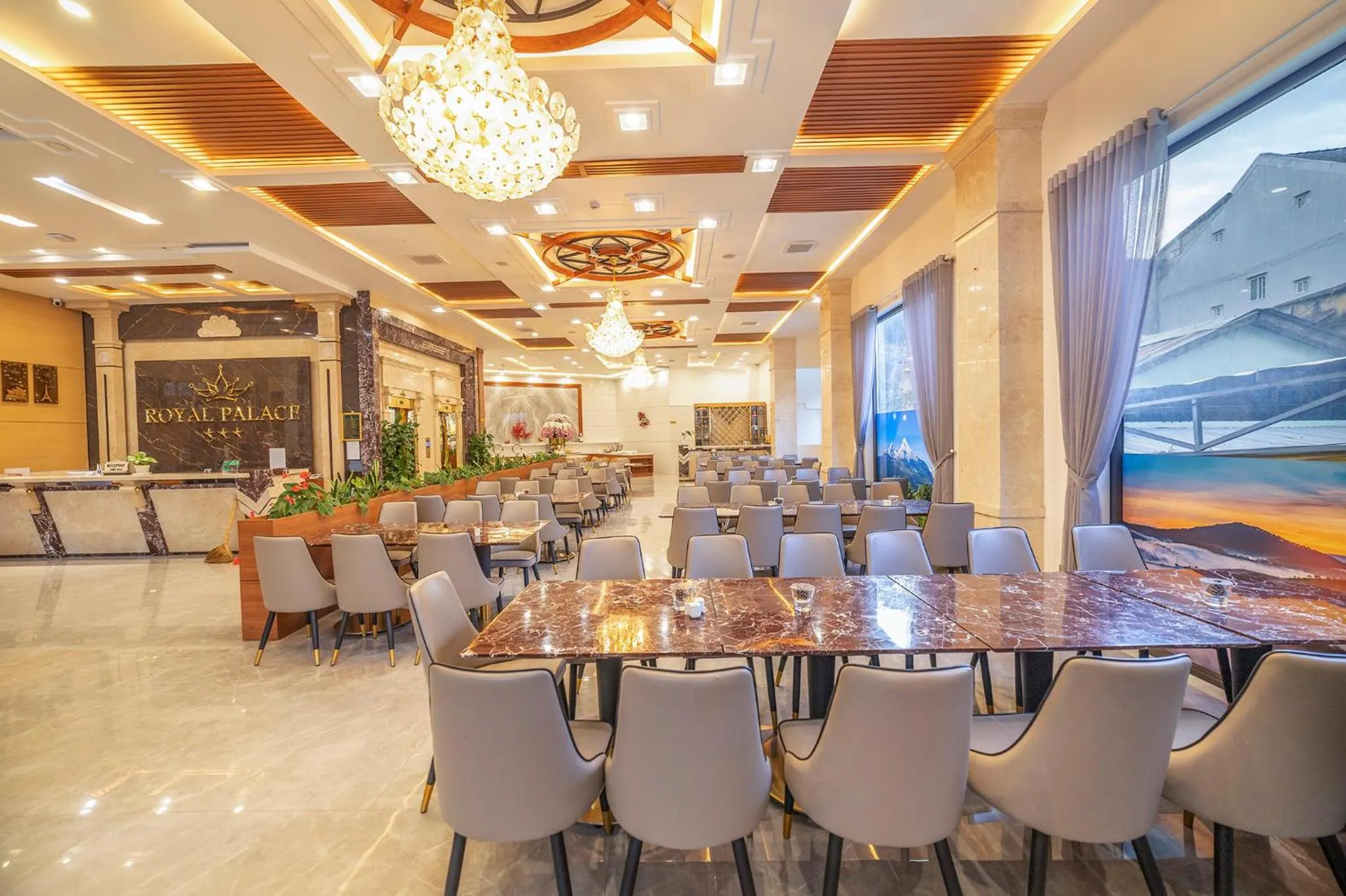 Restaurant/places to eat in Royal Palace