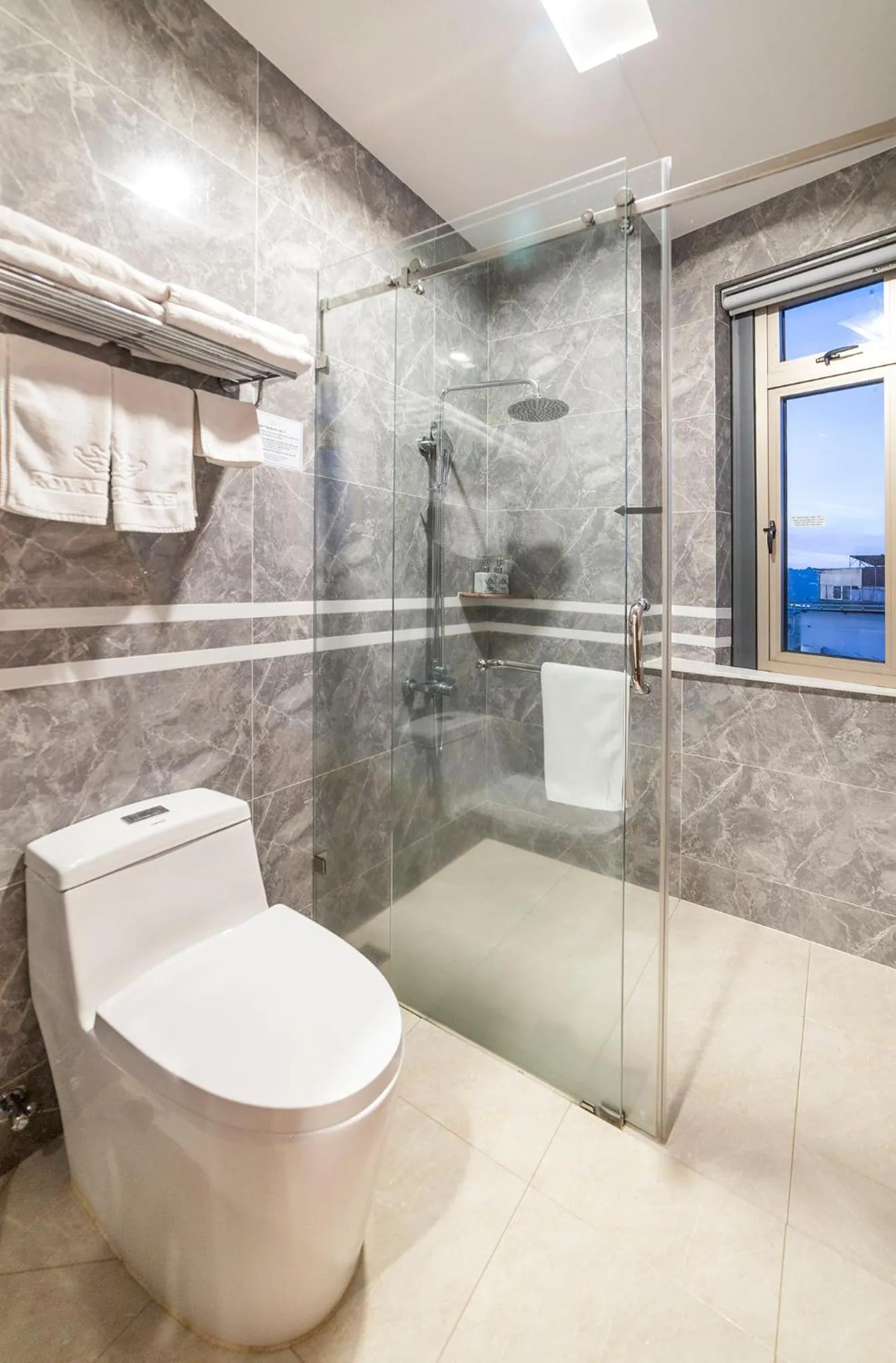 Shower in Royal Palace