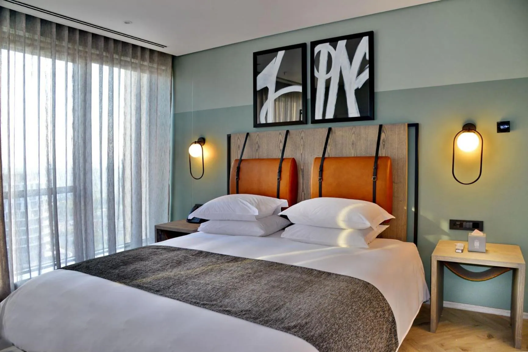 Bedroom, Bed in Courtyard Hotel Waterfall City