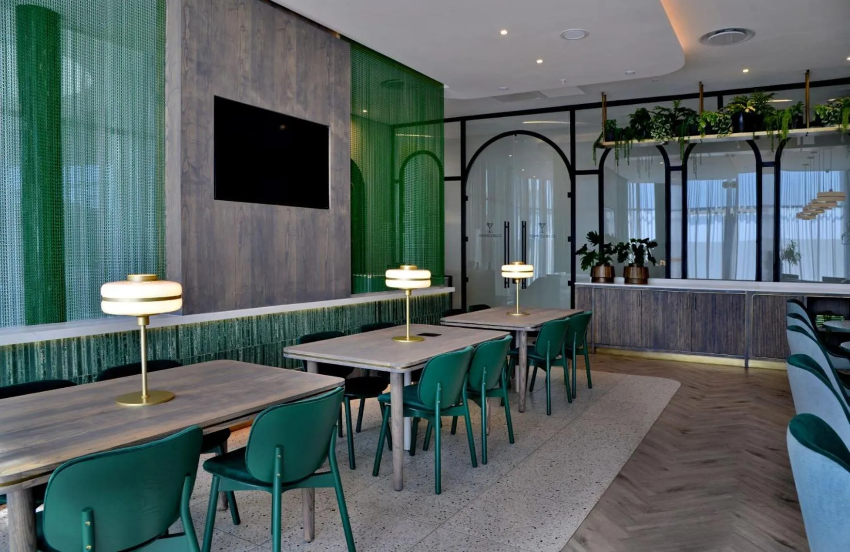 Lounge or bar in Courtyard Hotel Waterfall City