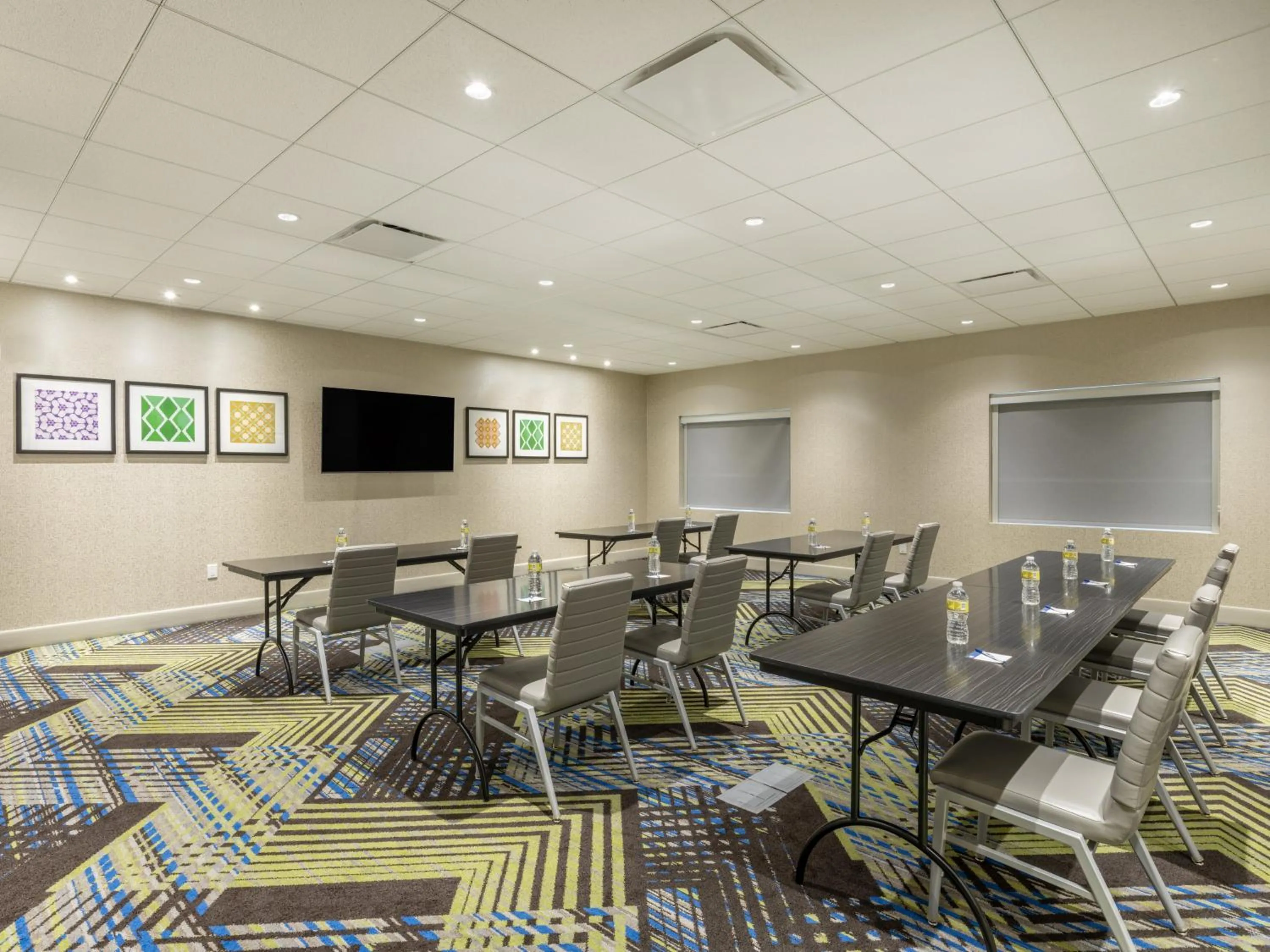 Meeting/conference room in Holiday Inn Express & Suites - Watertown by IHG