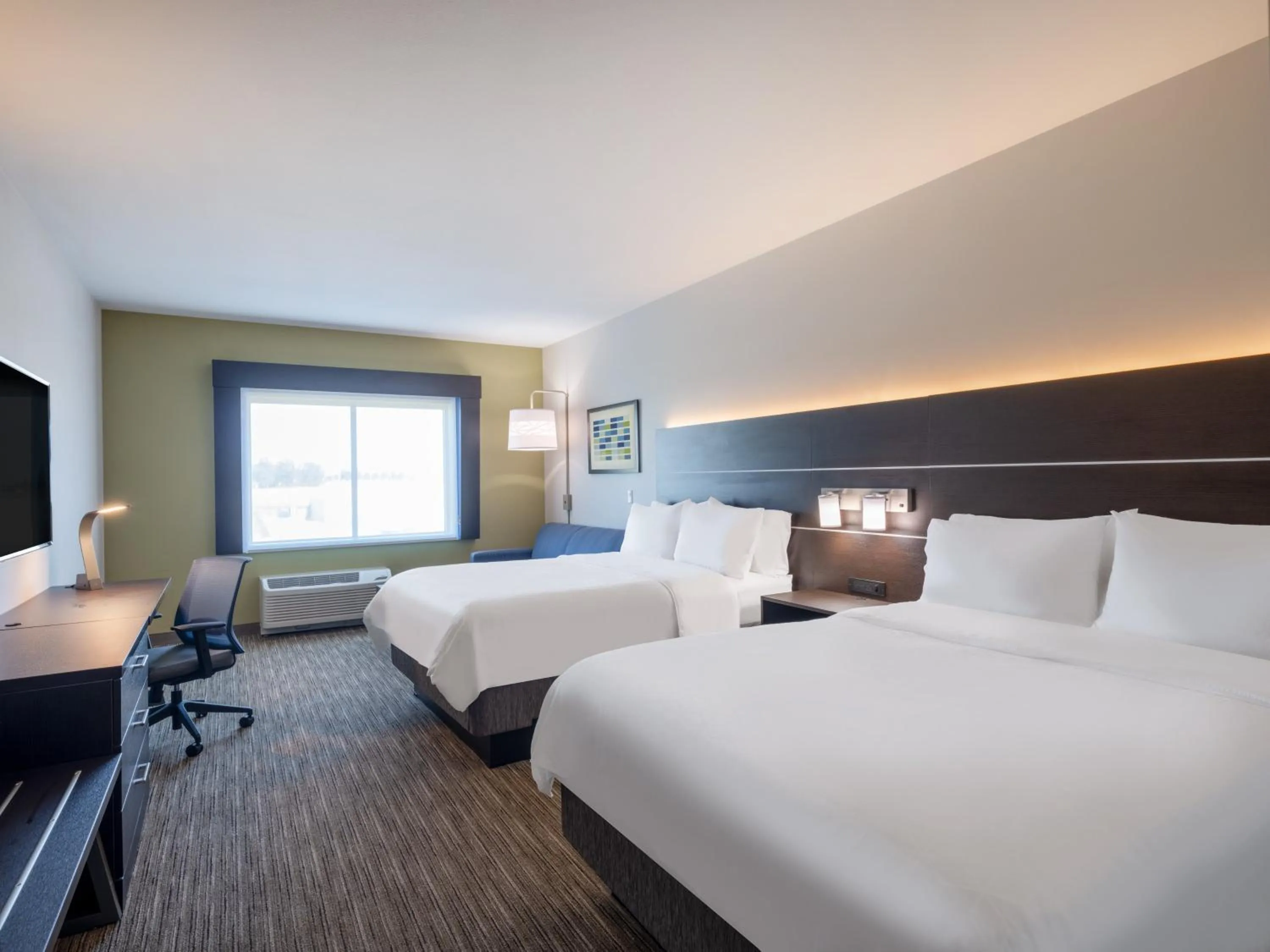 Photo of the whole room, Bed in Holiday Inn Express & Suites - Watertown by IHG