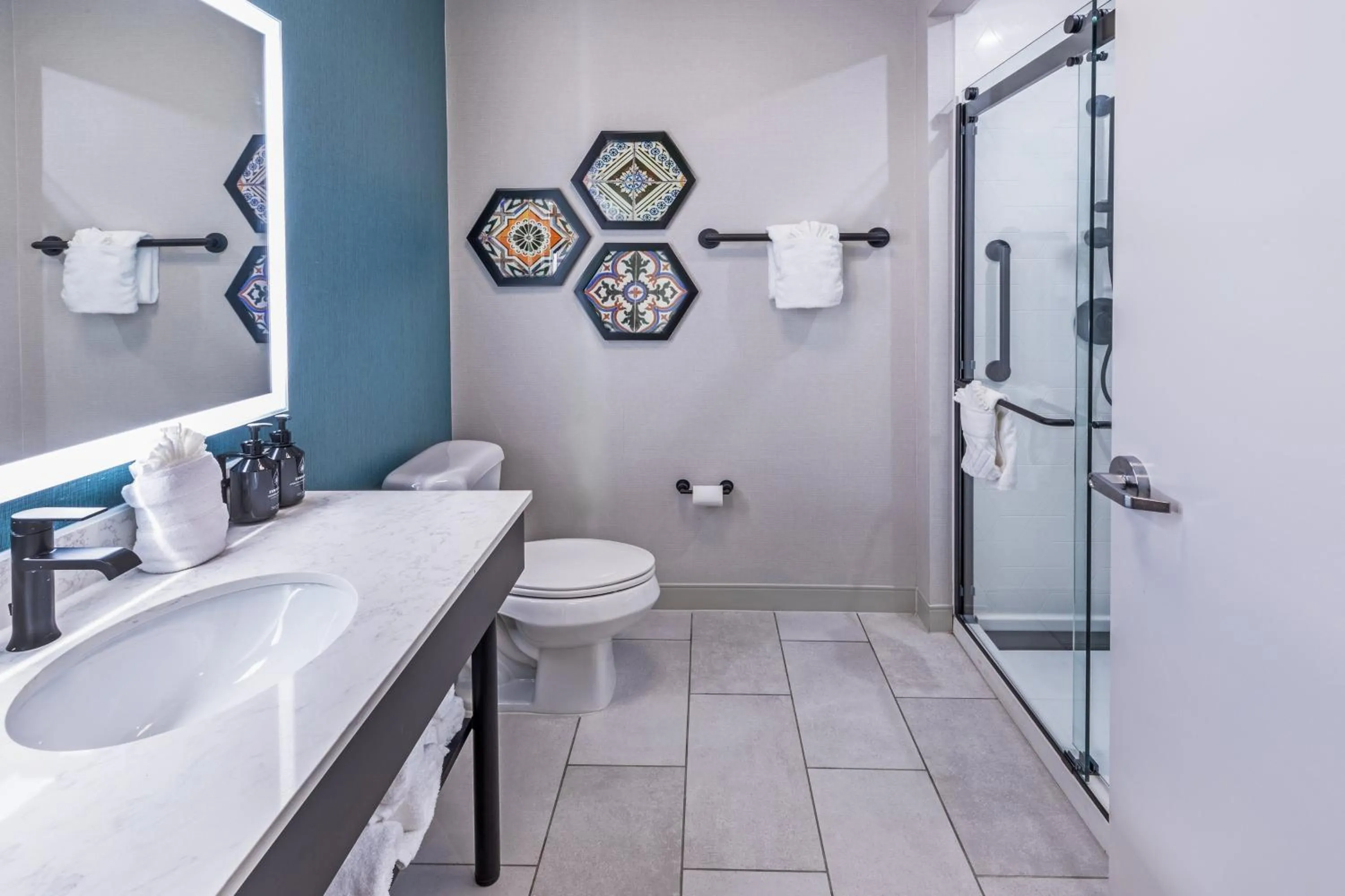 Photo of the whole room in Hotel Indigo Spring - Woodlands Area by IHG