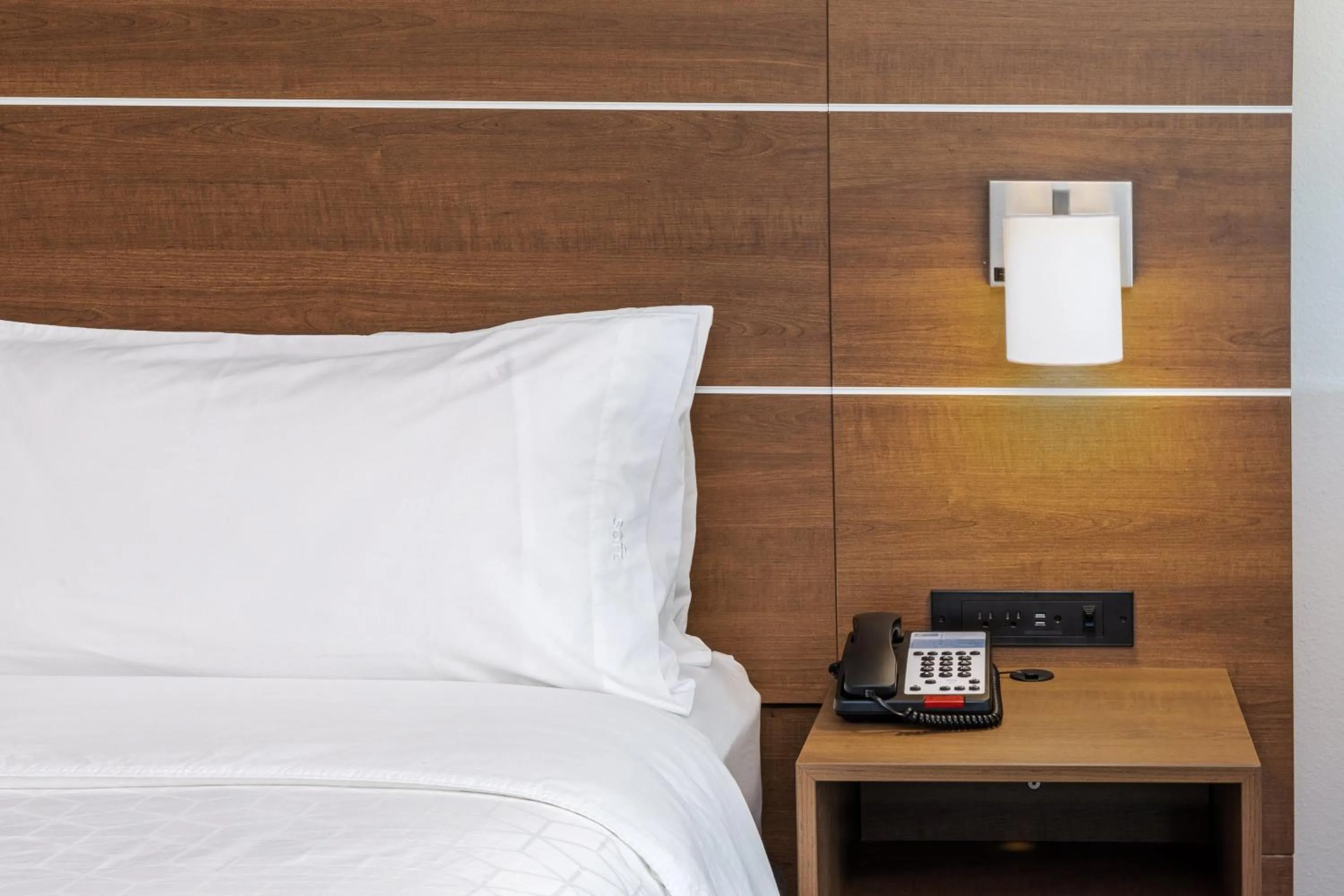 Photo of the whole room, Bed in Holiday Inn Express & Suites - Stafford NW - Sugar Land by IHG