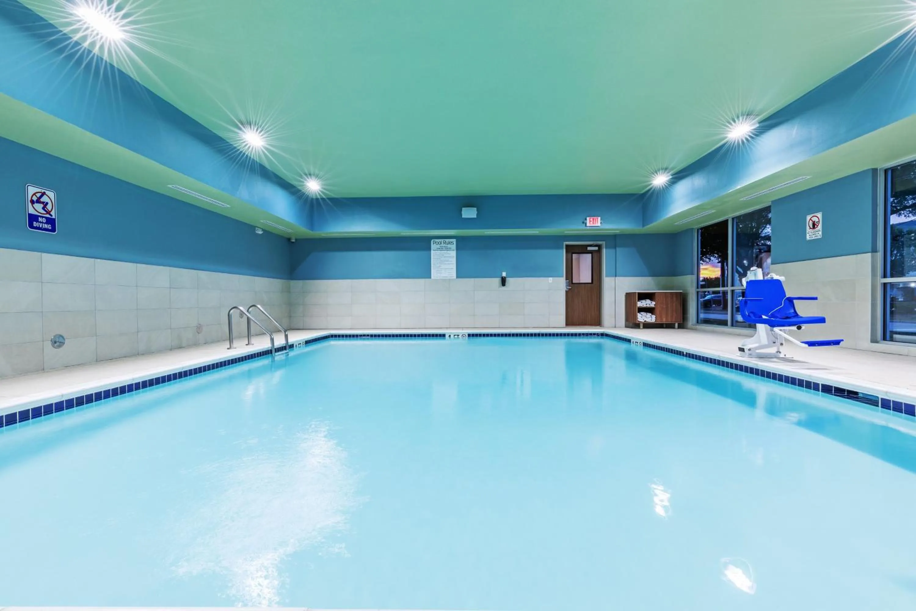 Swimming pool in Holiday Inn Express & Suites - Stafford NW - Sugar Land by IHG