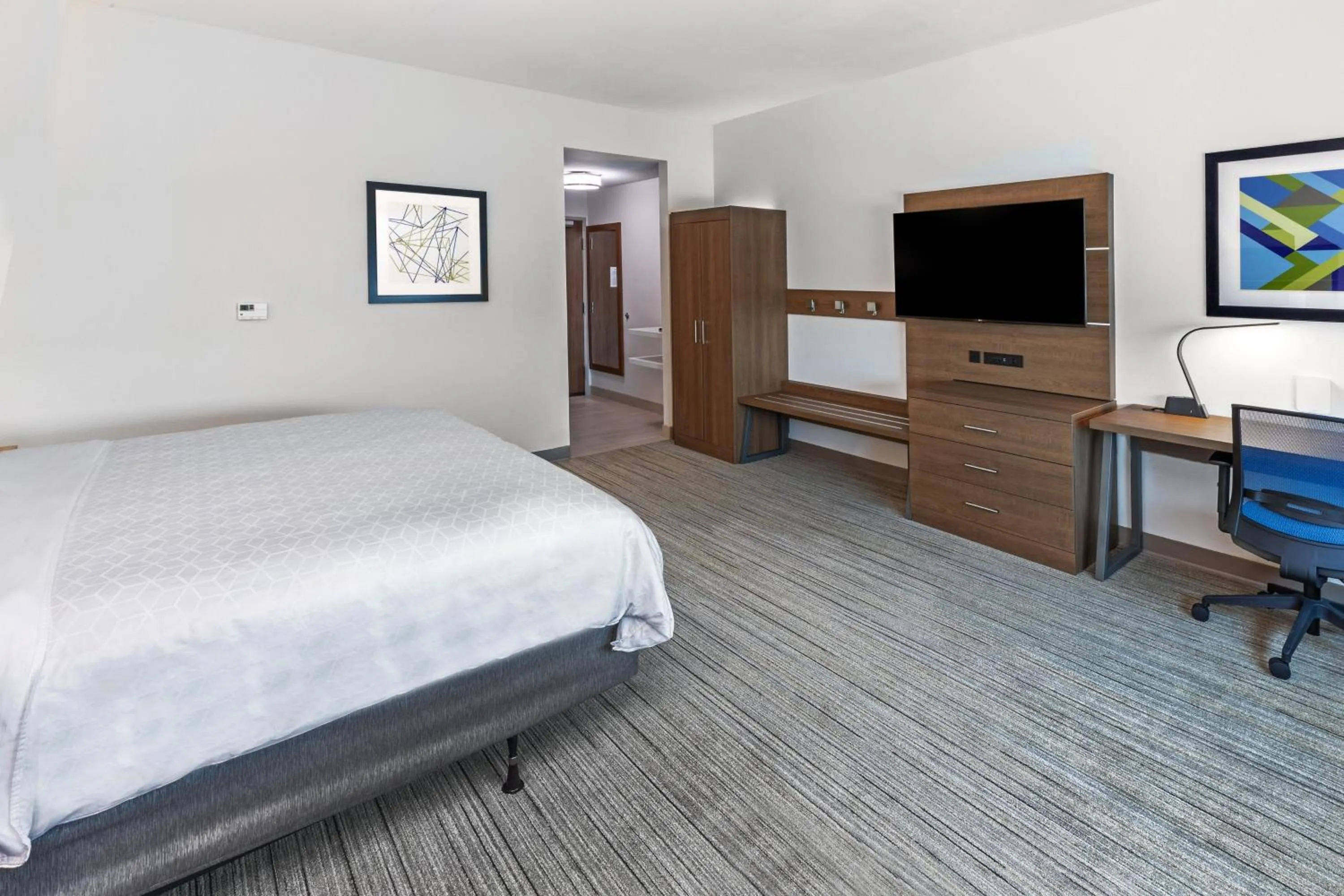Photo of the whole room, Bed in Holiday Inn Express & Suites - Stafford NW - Sugar Land by IHG
