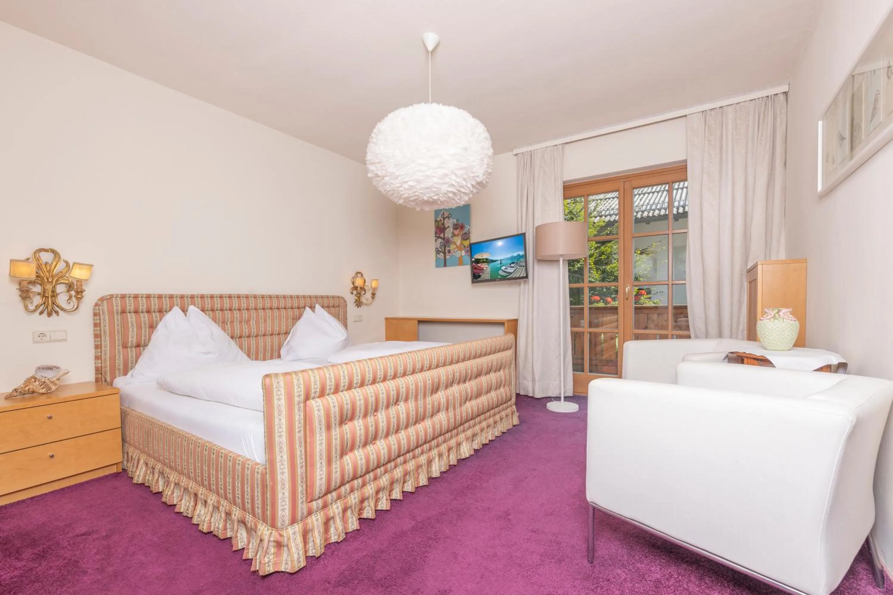 TV and multimedia, Bed in Hotel Furian