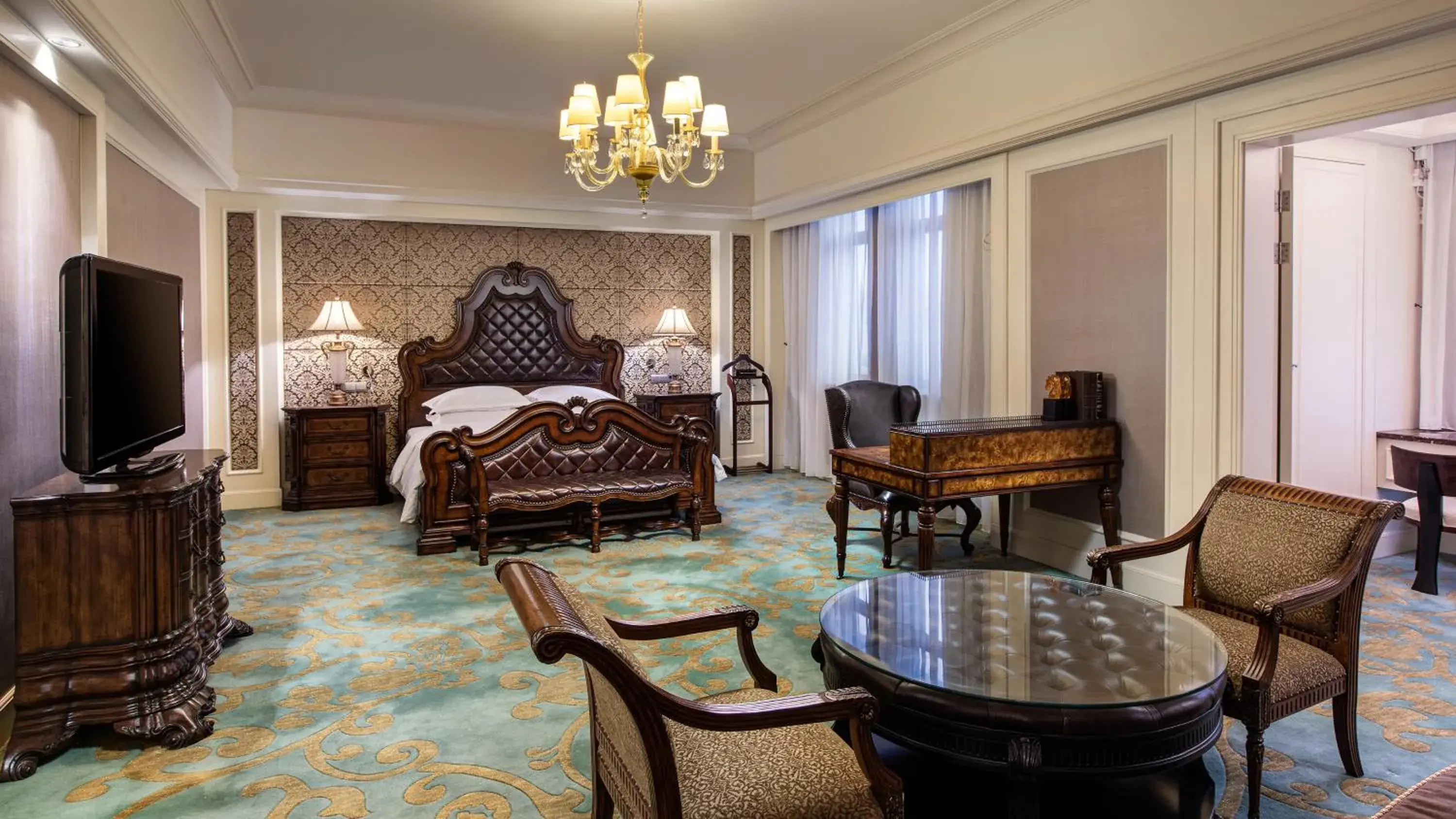 Two-Bedroom Suite with One King and Two Twin Beds - Smoking in Holiday Inn Fuzhou New Port by IHG Two-Bedroom Suite with One King and Two Twin Beds - Smoking in Holiday Inn Fuzhou New Port by IHG