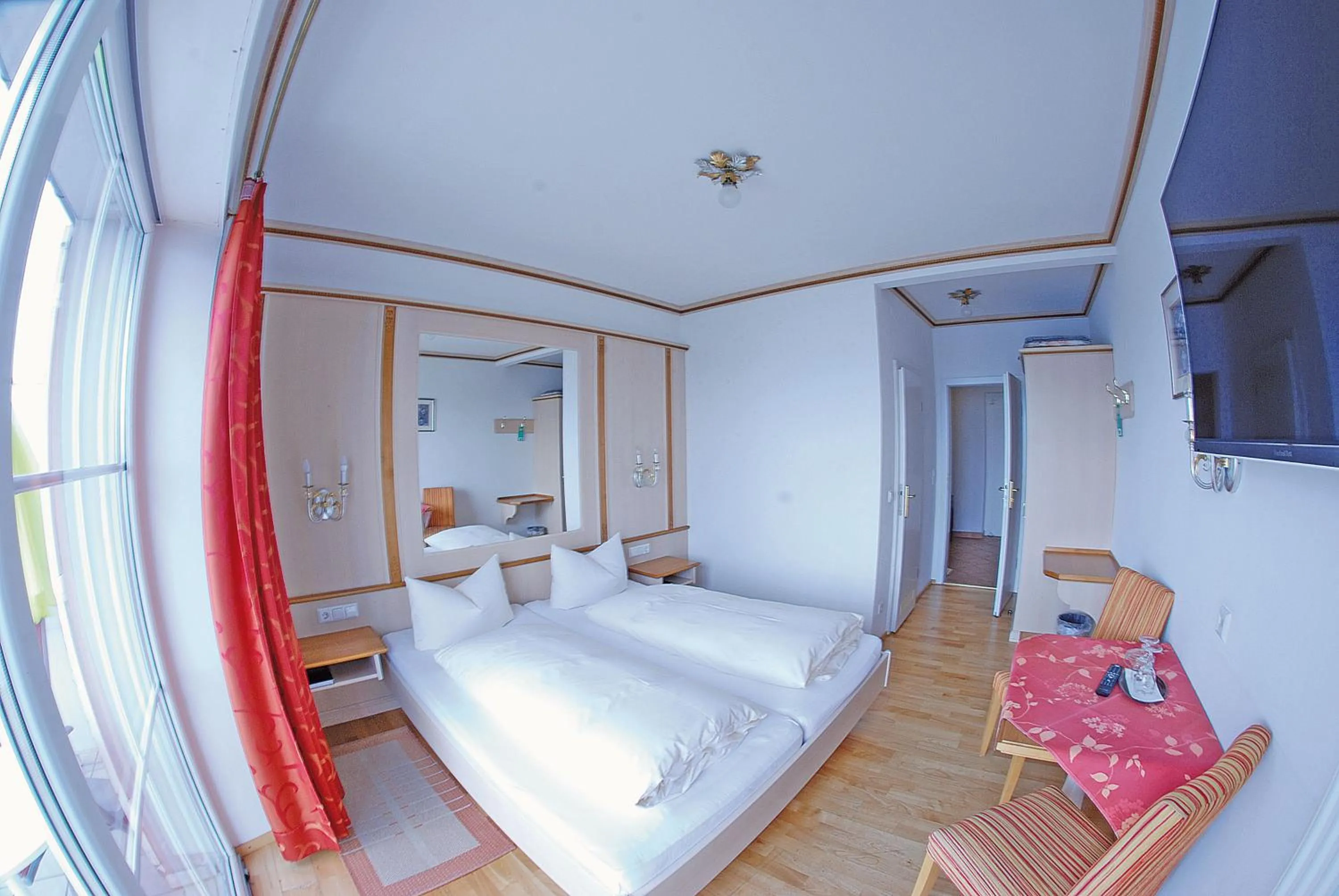 Photo of the whole room, Bed in Seehotel ZUR MÜNZ