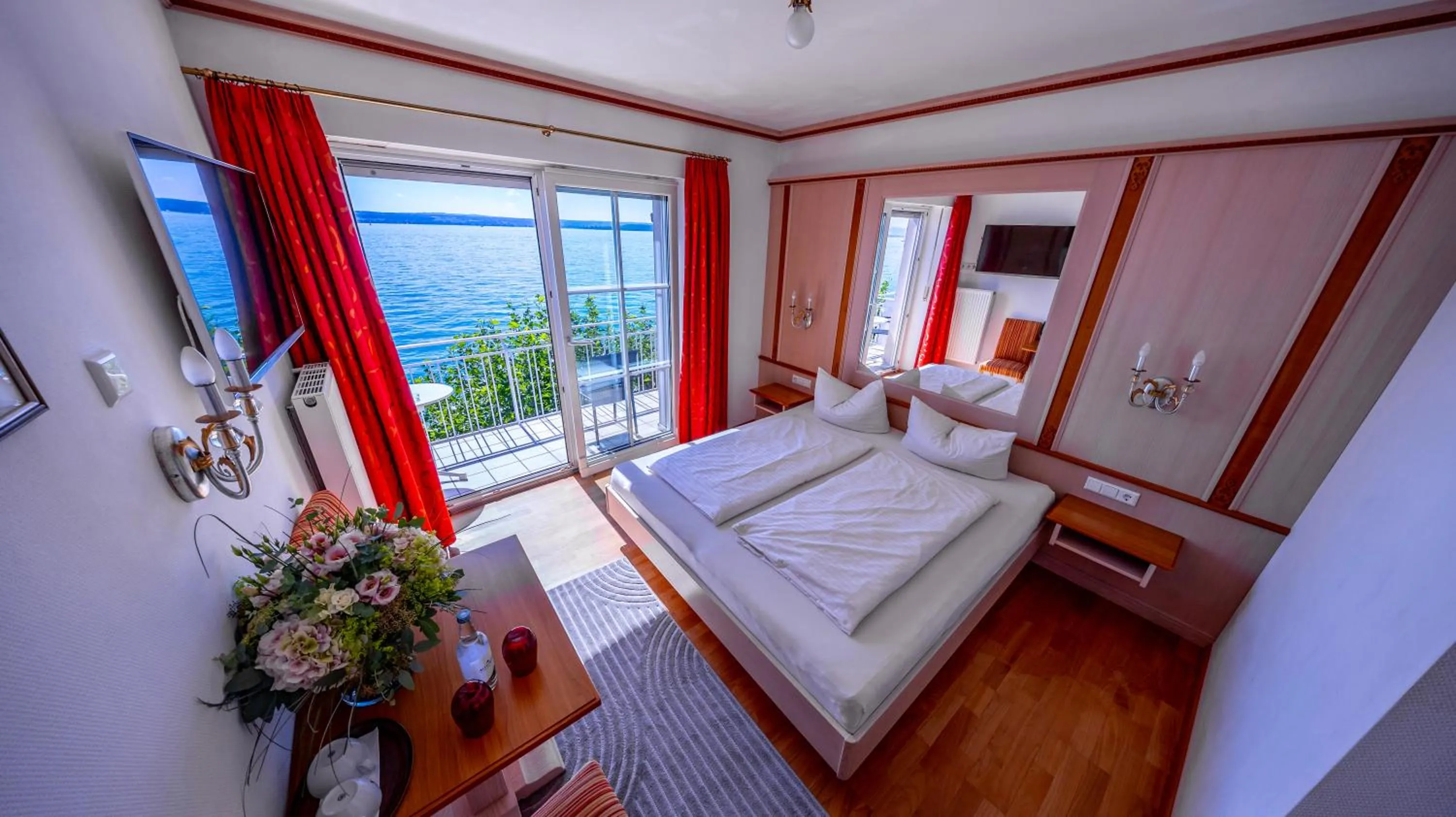 TV and multimedia, Bed in Seehotel ZUR MÜNZ