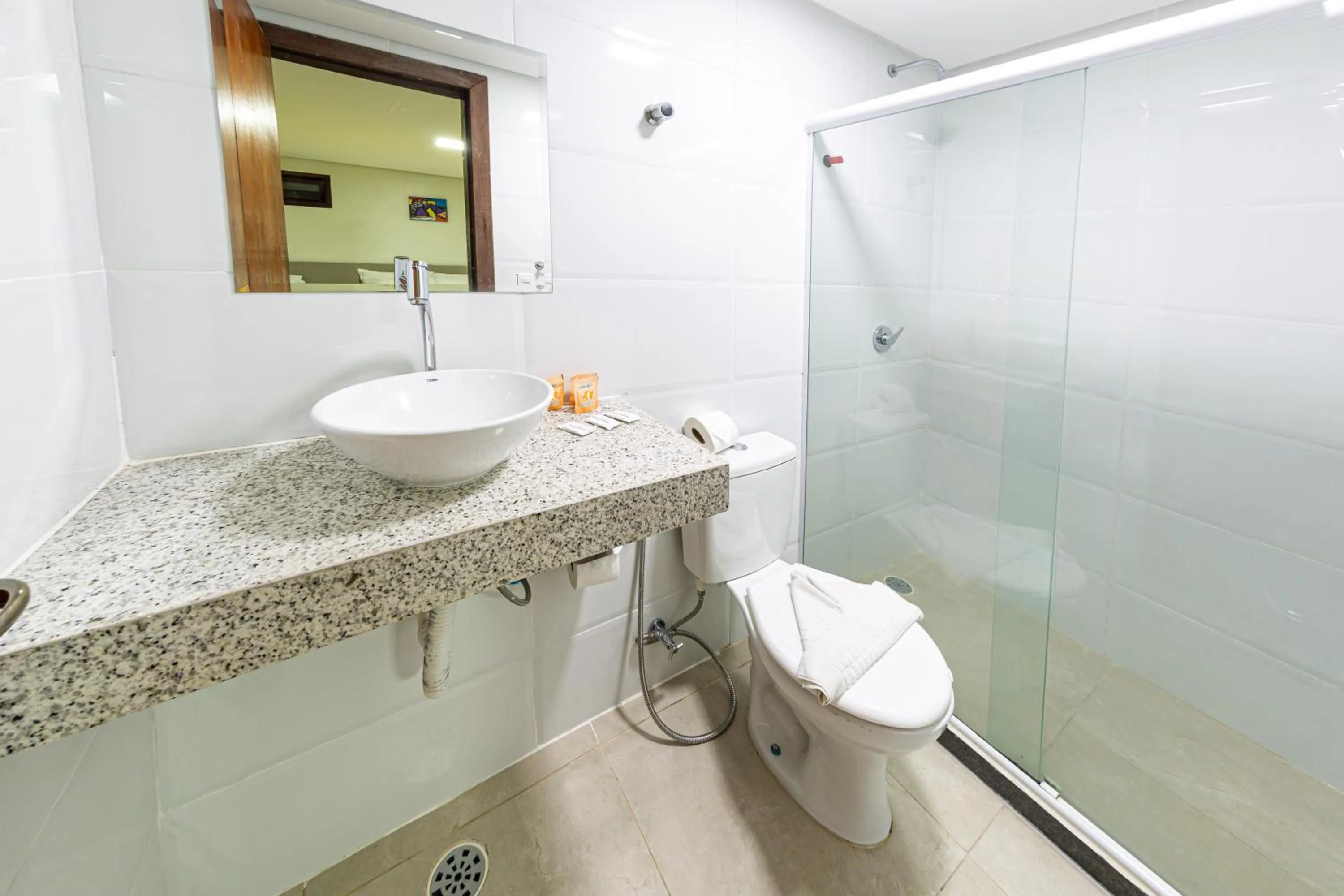 Shower in Pousada Maanaim Porto