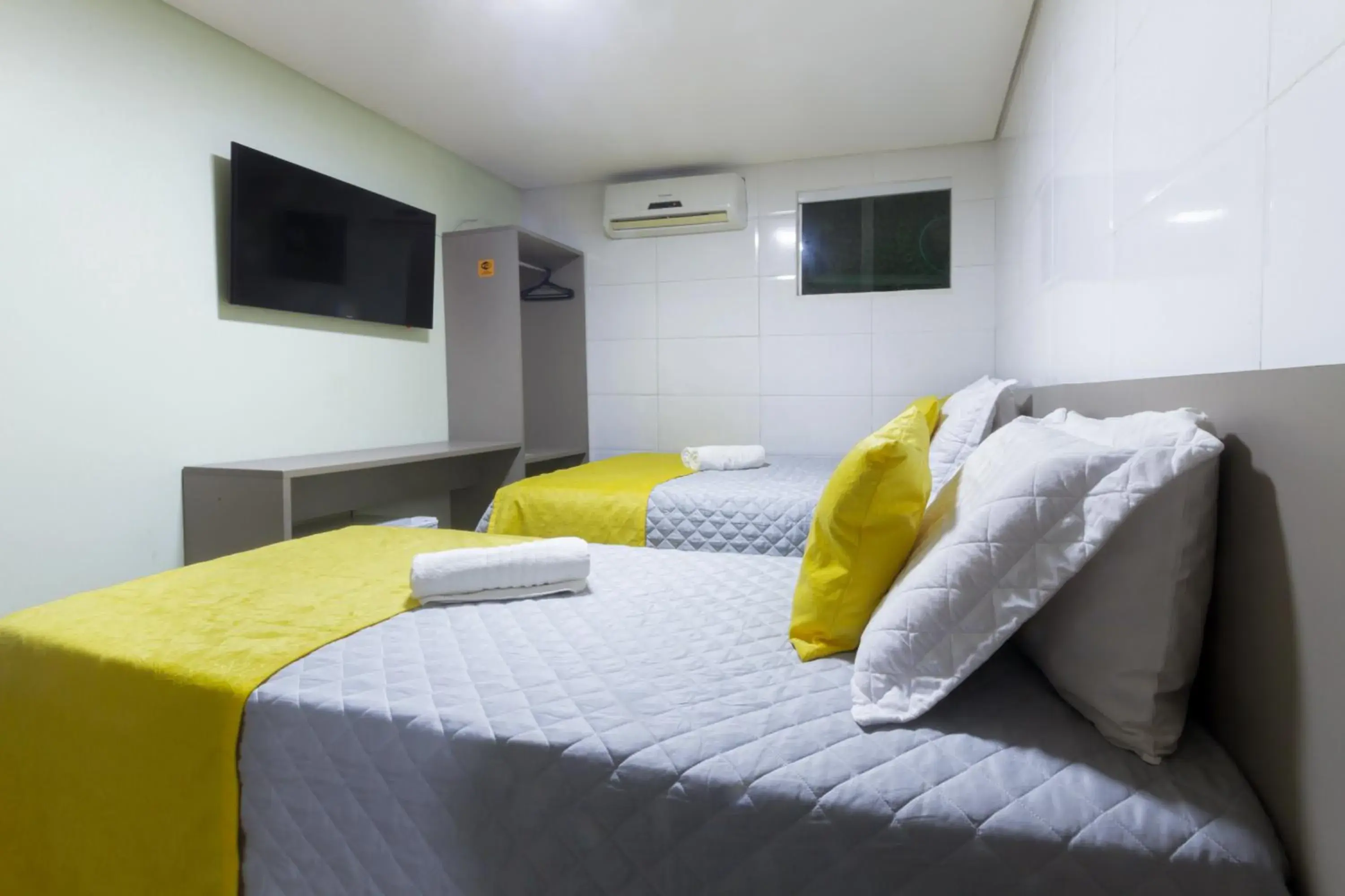 Triple Room in Pousada Maanaim Porto Triple Room in Pousada Maanaim Porto