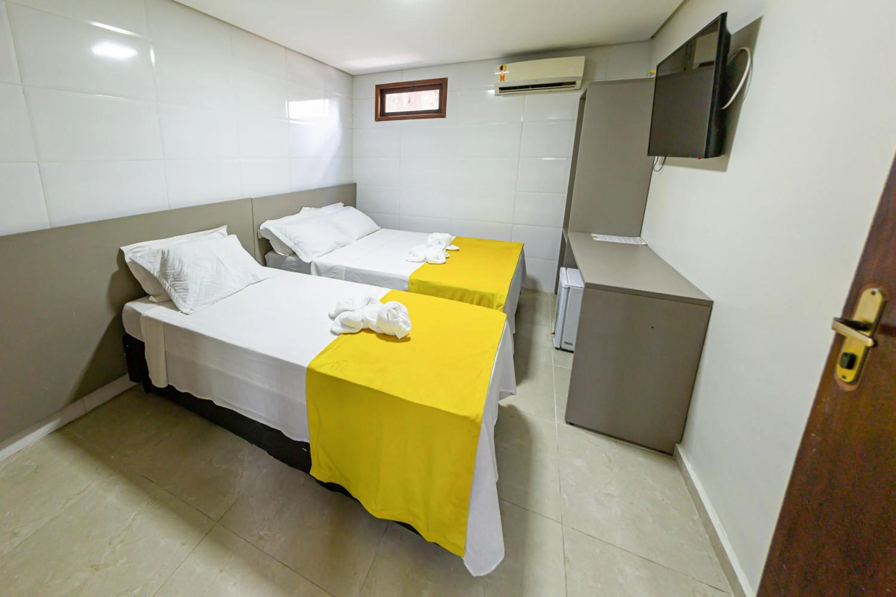 TV and multimedia, Bed in Pousada Maanaim Porto