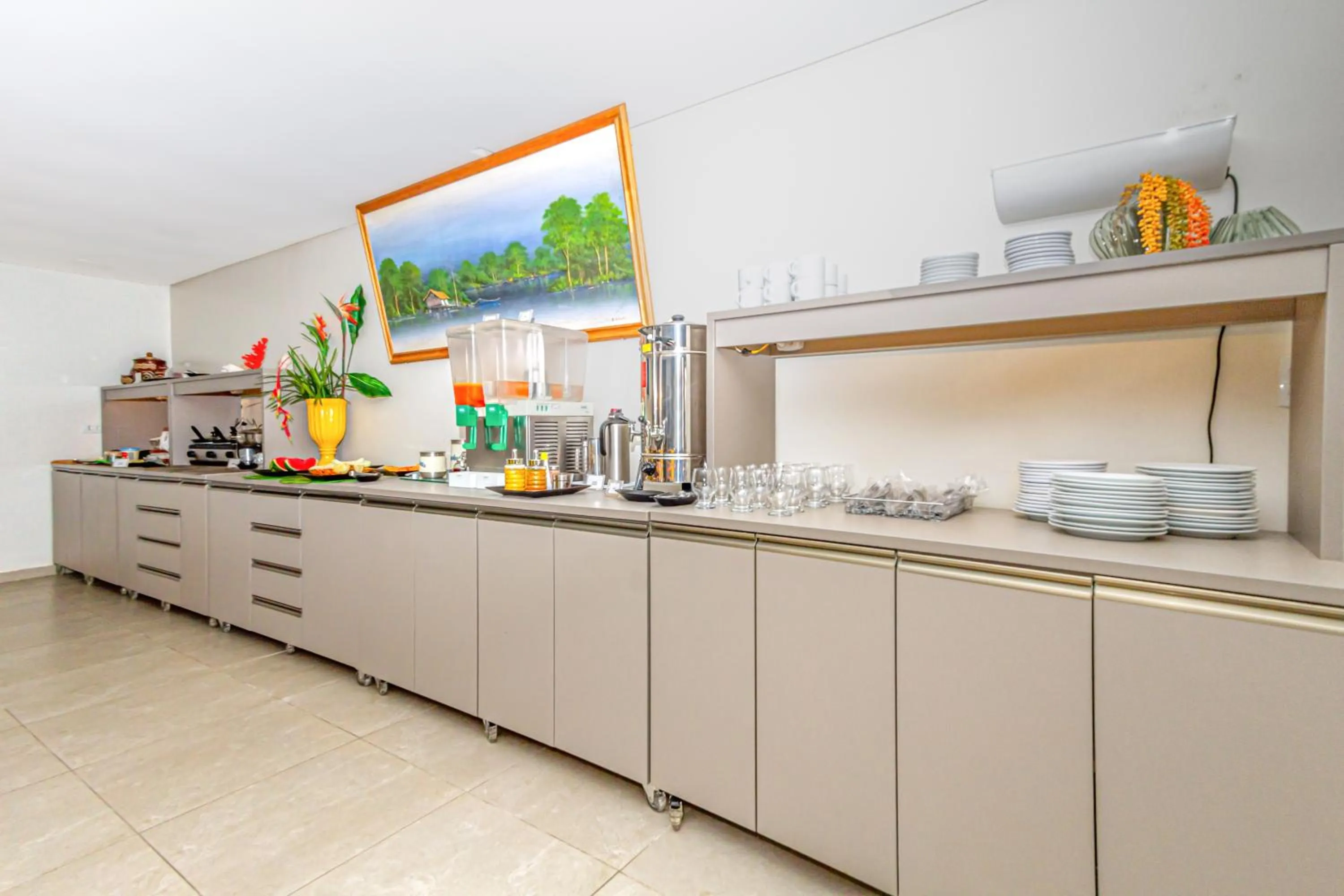 Food and drinks in Pousada Maanaim Porto