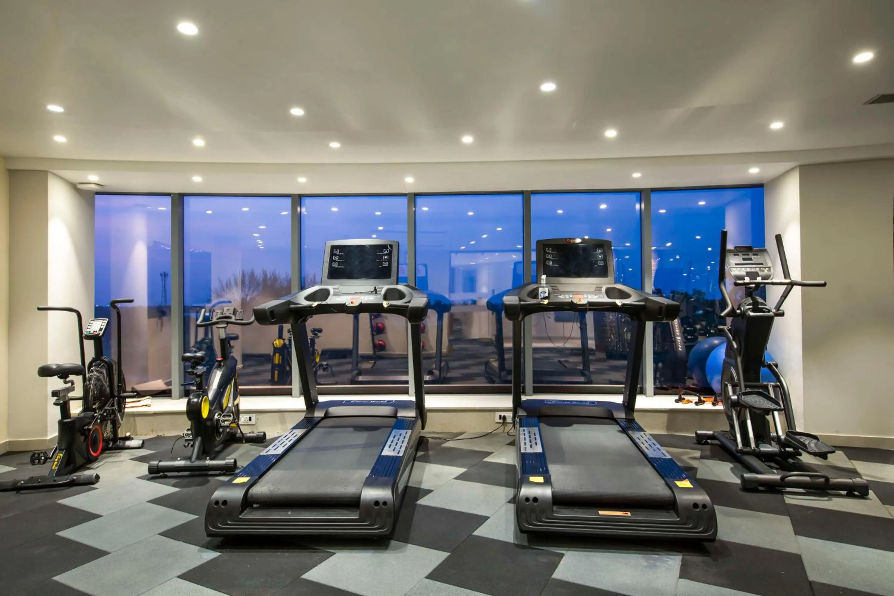 Fitness centre/facilities in Radisson Hotel Bareilly Airport