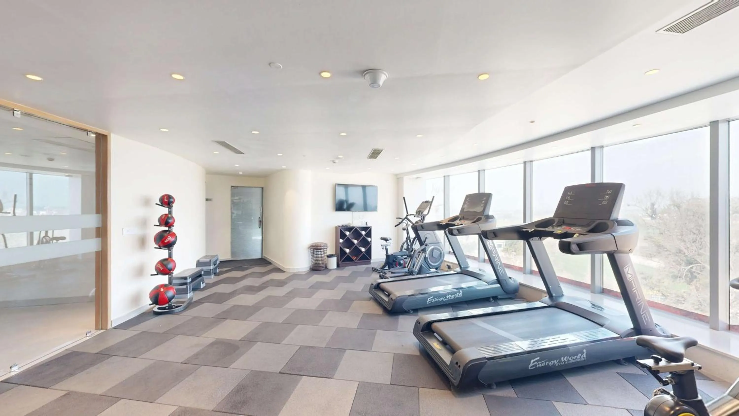 Fitness centre/facilities in Radisson Hotel Bareilly Airport