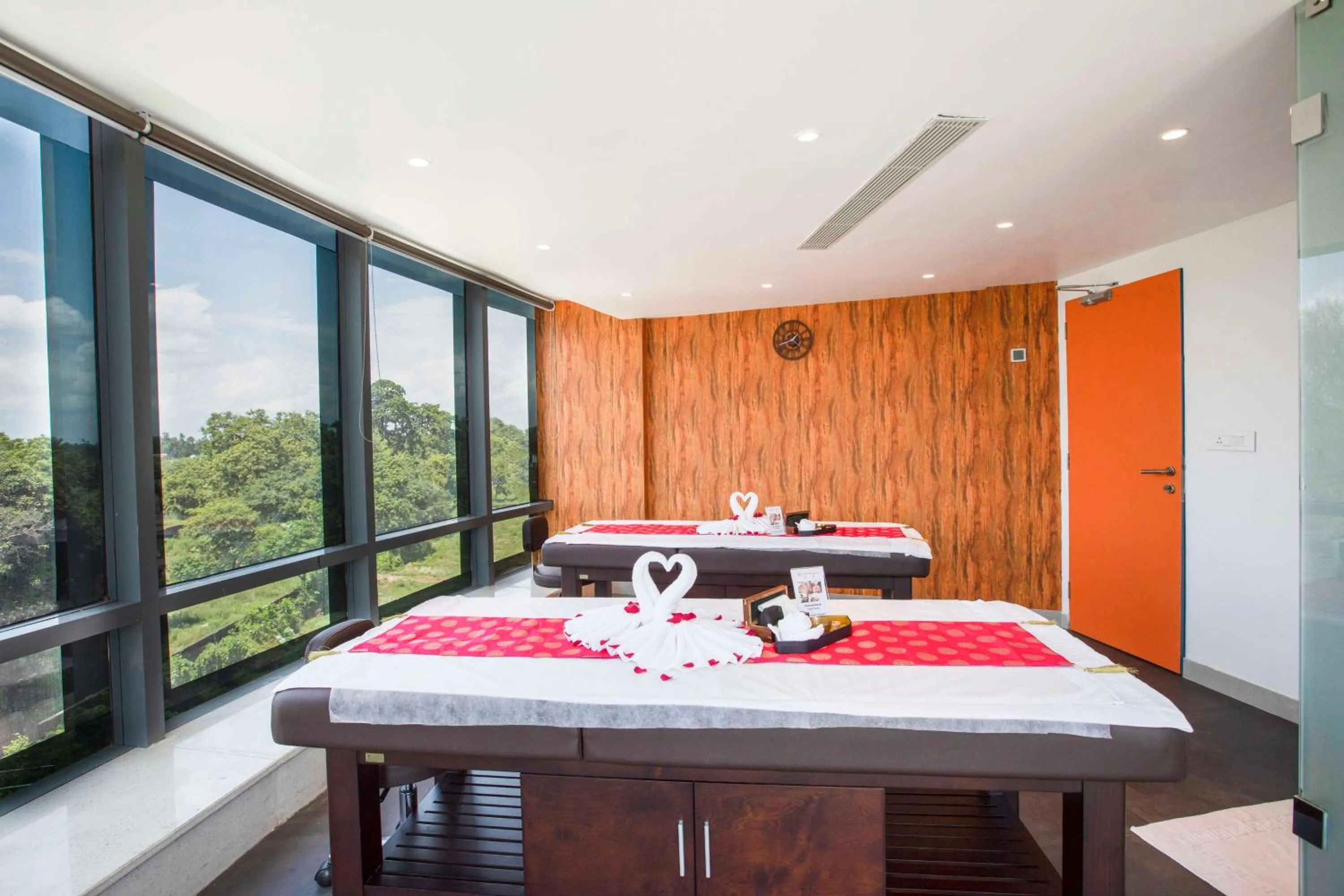 Spa and wellness centre/facilities in Radisson Hotel Bareilly Airport