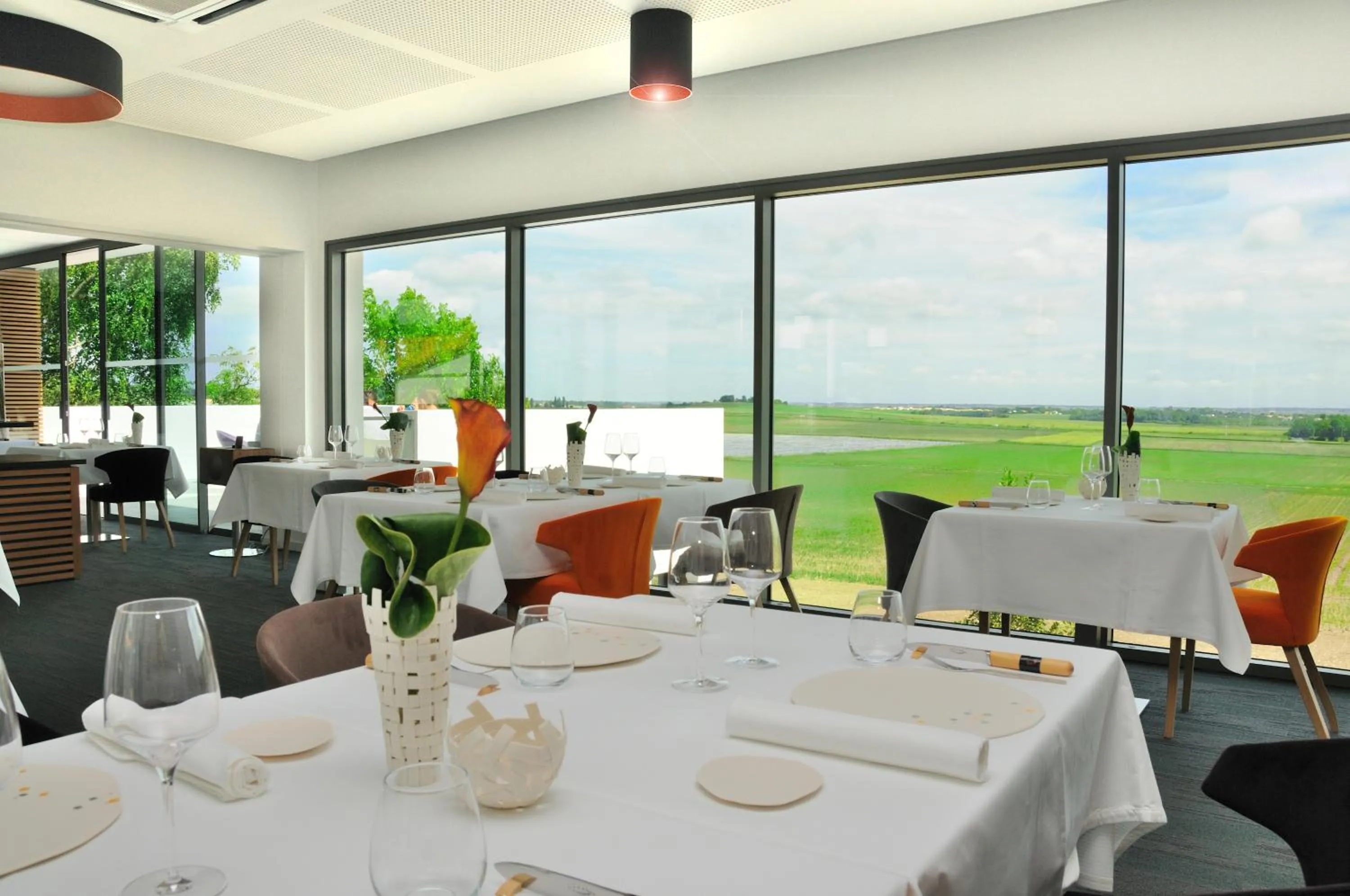 Restaurant/places to eat in Hôtel-Restaurant L'Aquarelle