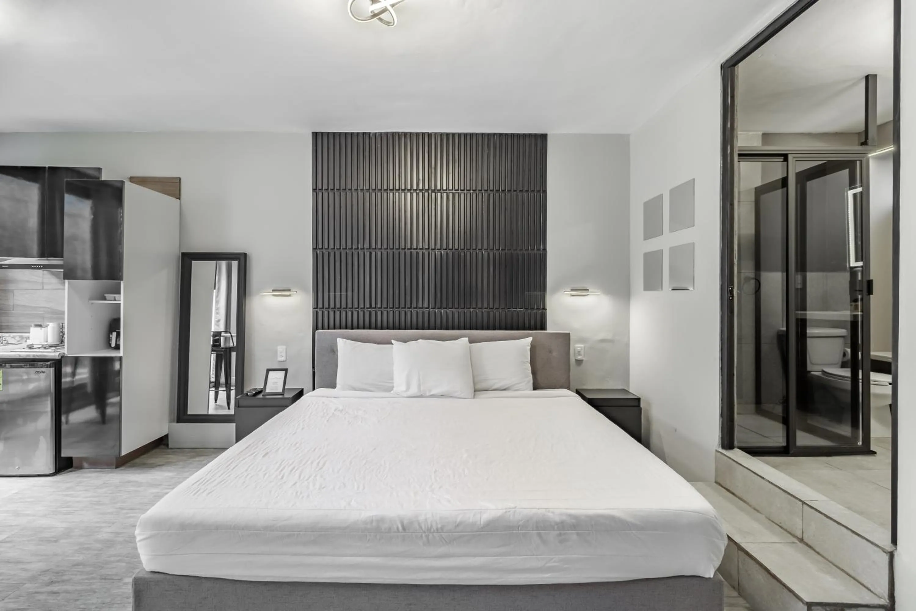 Bedroom, Bed in Singular Goldsmith