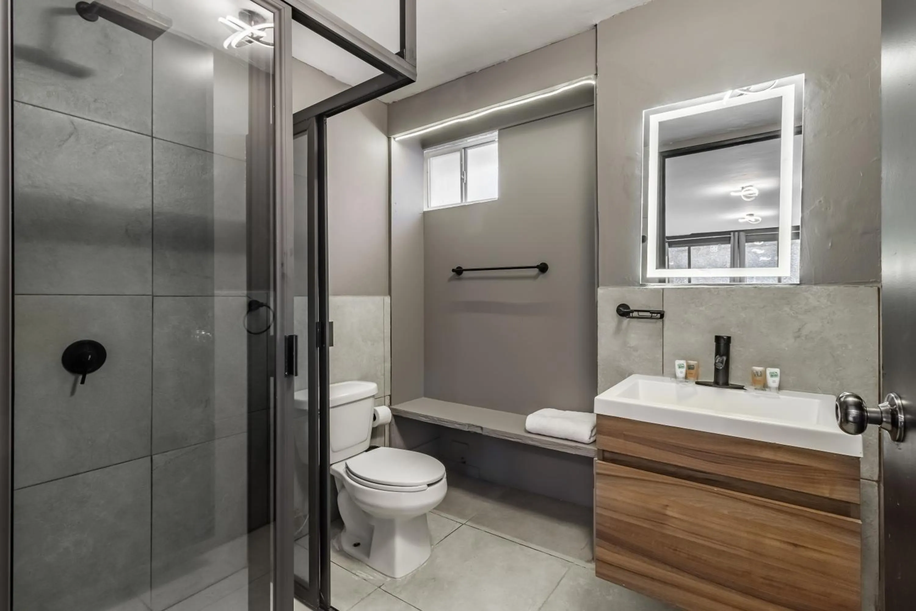 Bathroom in Singular Goldsmith