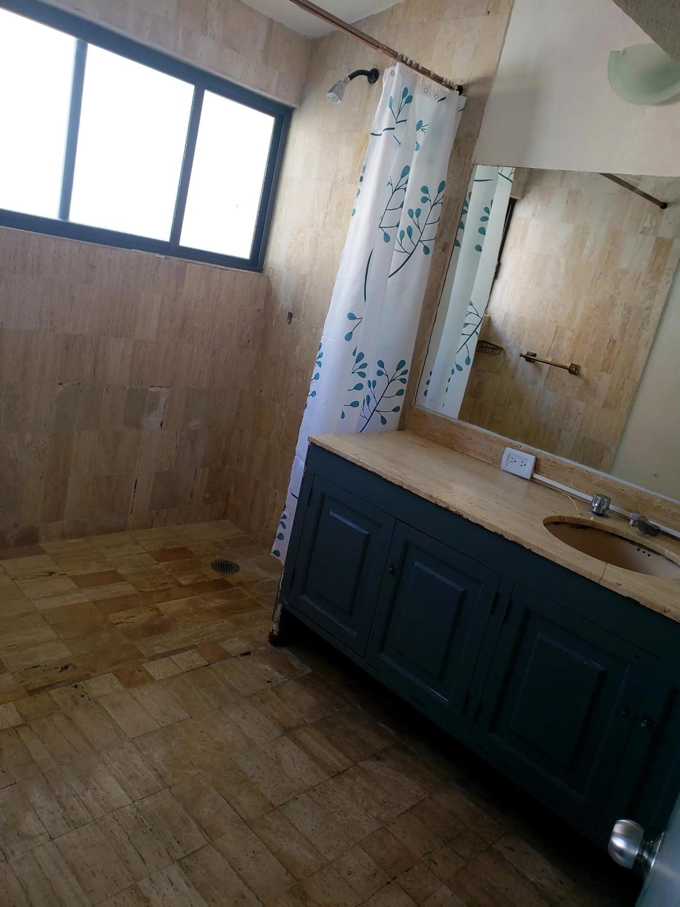 Bathroom in Singular Goldsmith