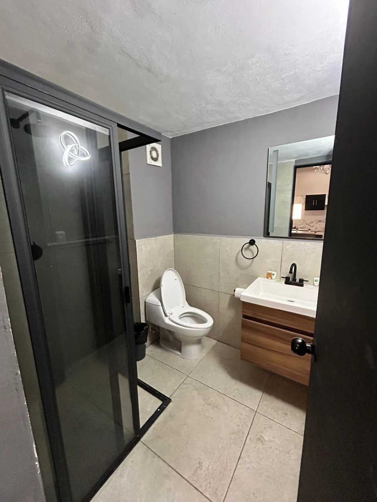 Bathroom in Singular Goldsmith