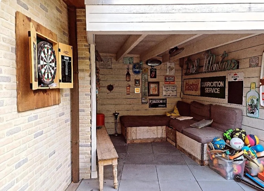 Communal lounge/ TV room in De linderd