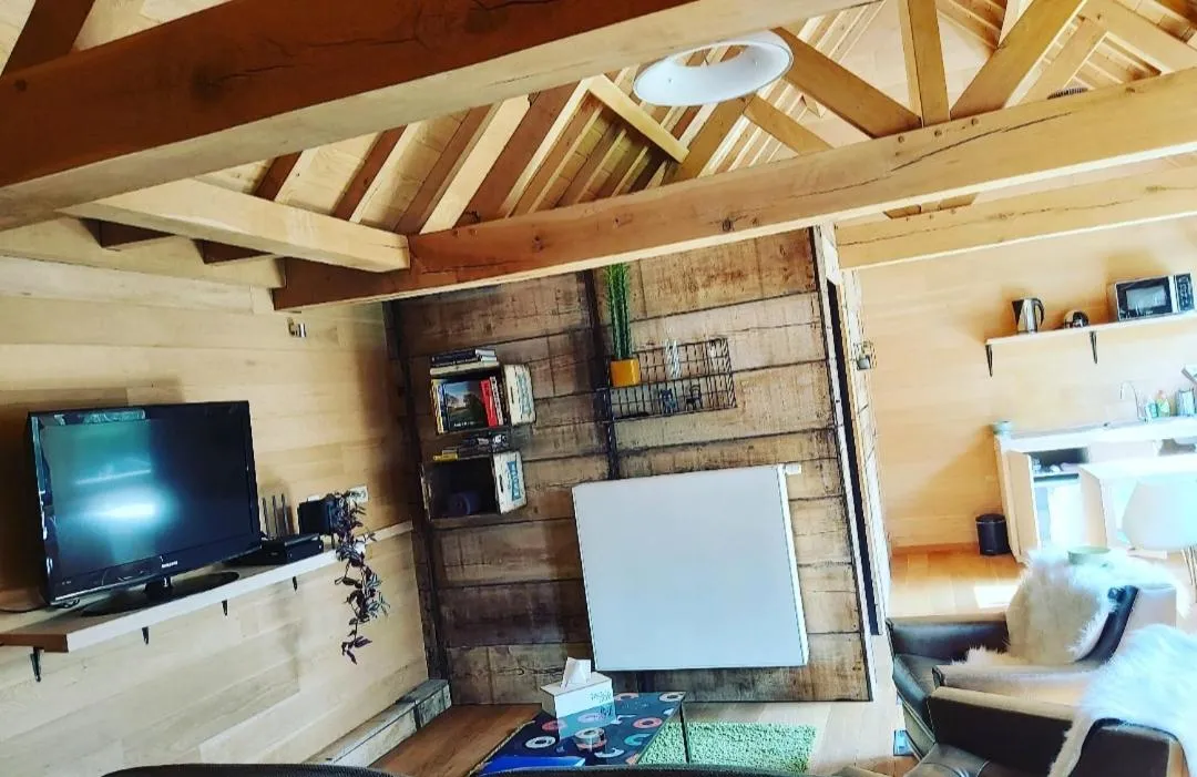 Communal lounge/ TV room in De linderd