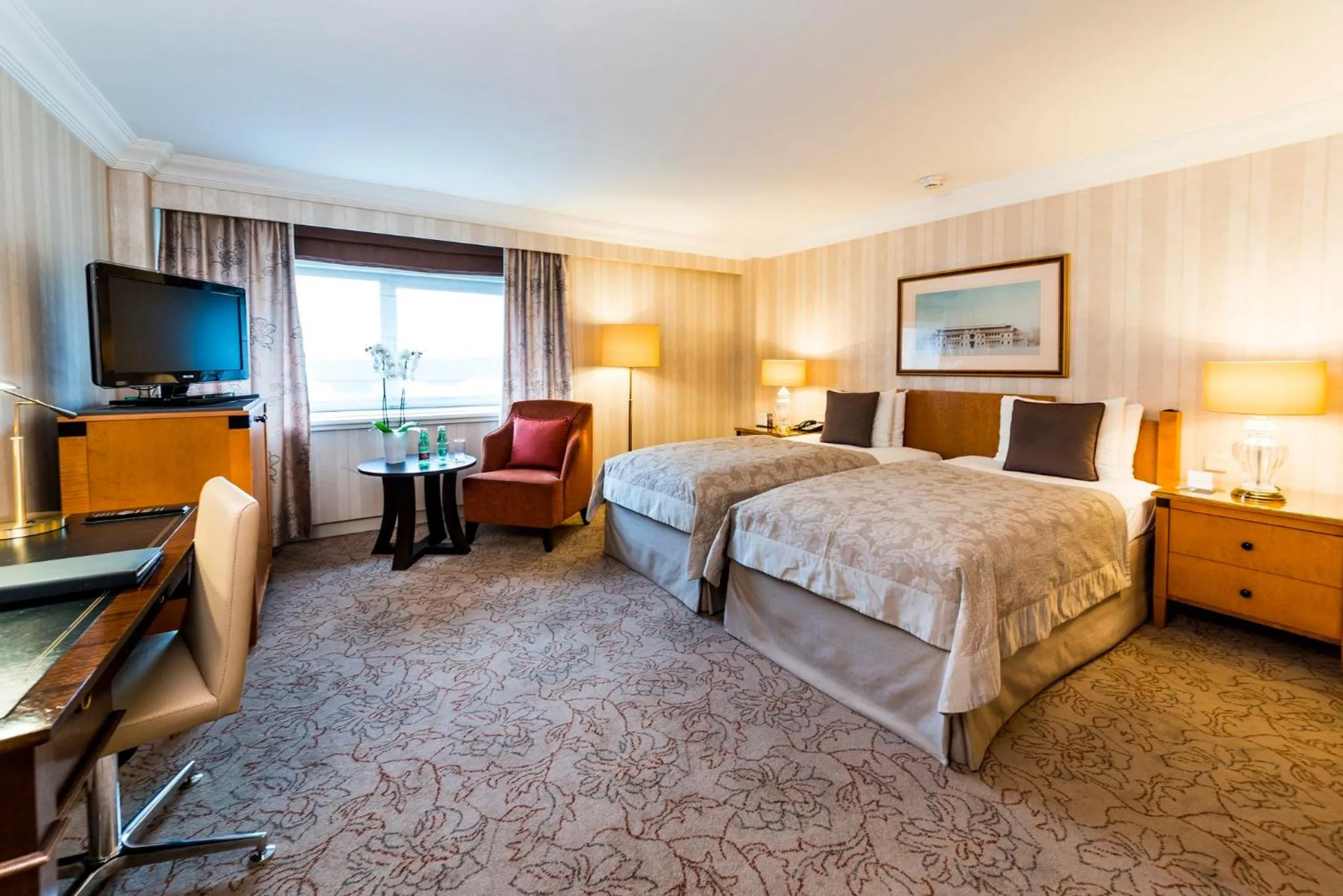 Photo of the whole room, Bed in InterContinental Wien by IHG