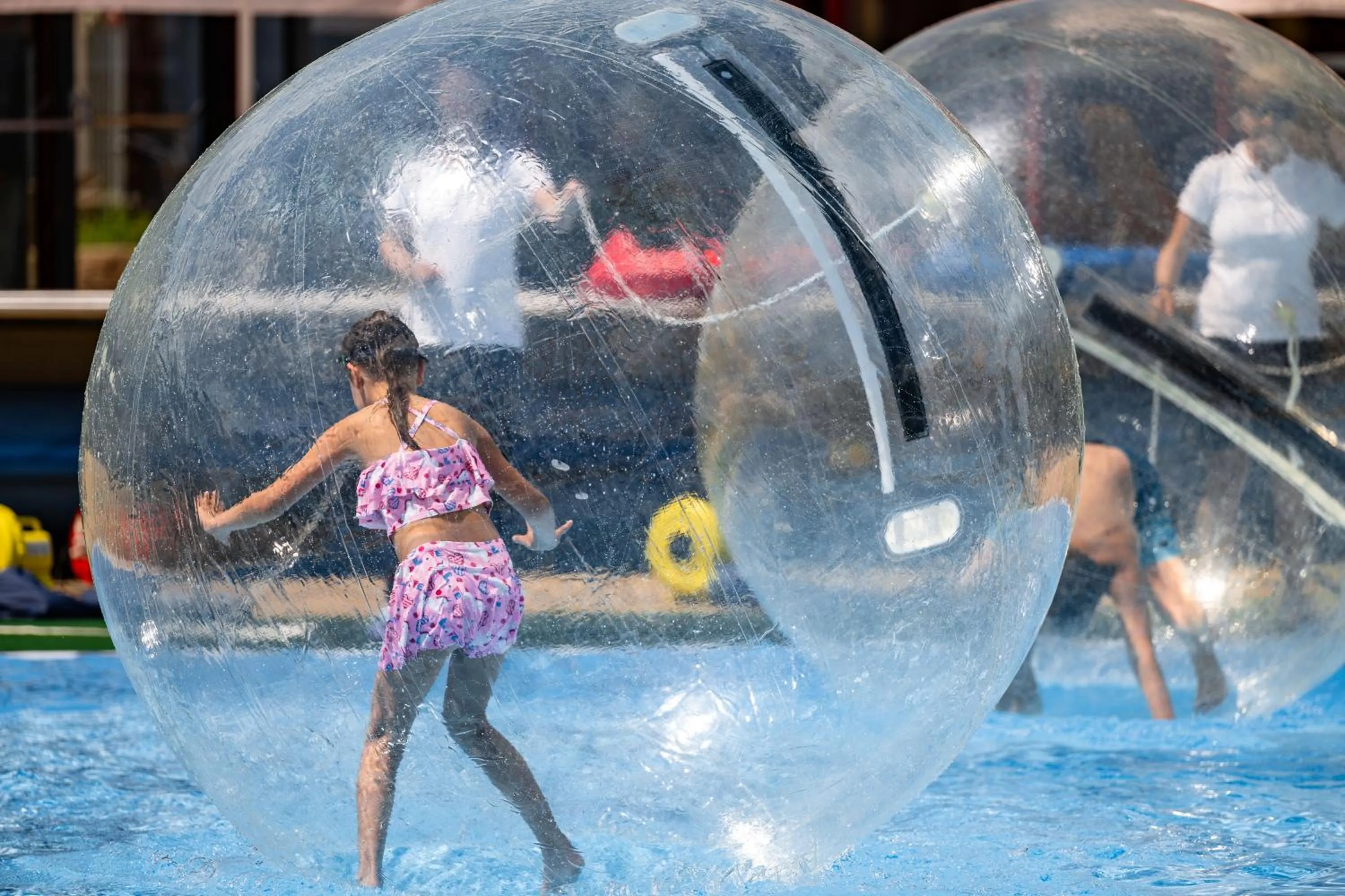 Swimming pool in H2O Hotel-Therme-Resort, 3 Sterne superior, für Familien mit Kindern
