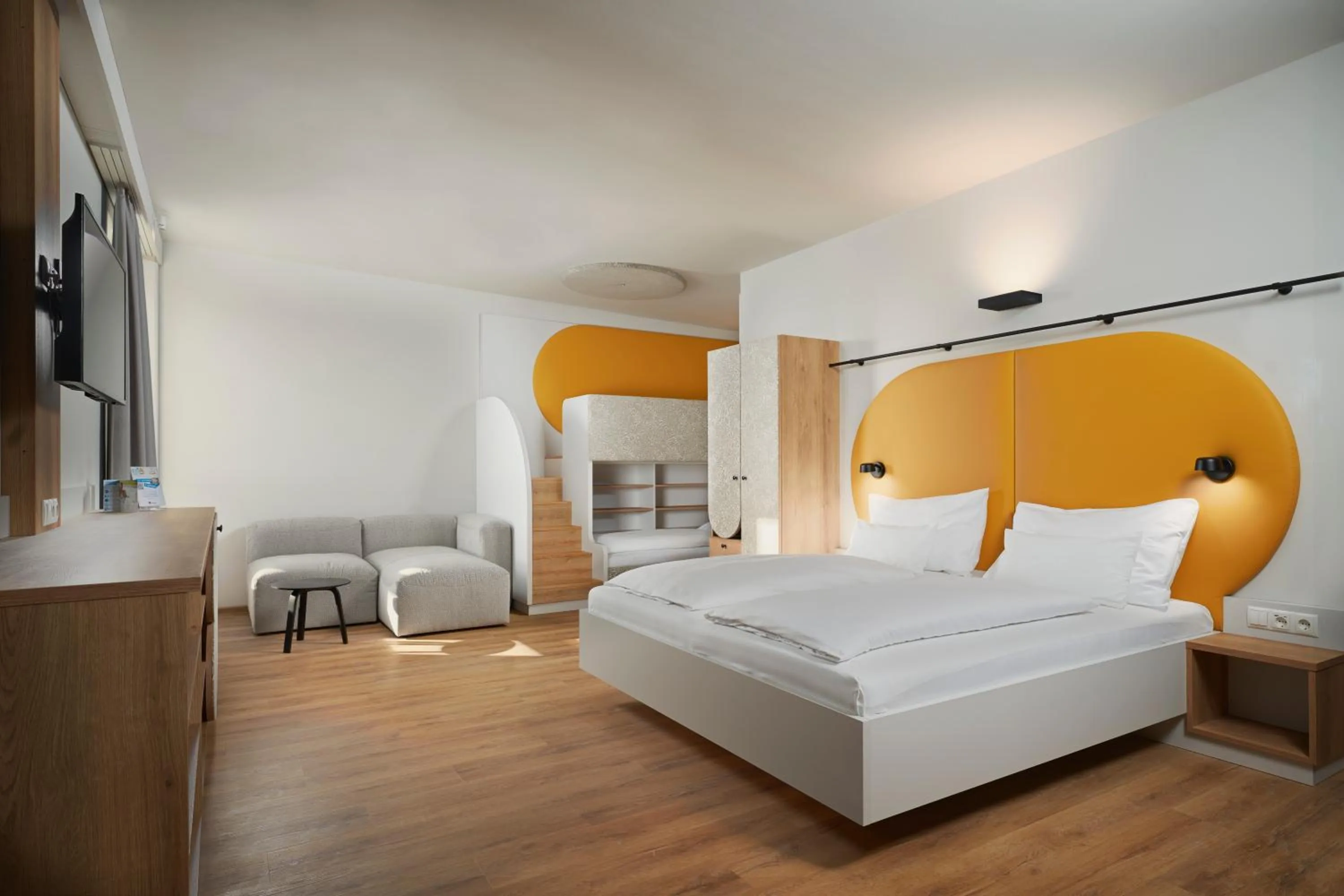 TV and multimedia, Bed in H2O Hotel-Therme-Resort, 3 Sterne superior, für Familien mit Kindern