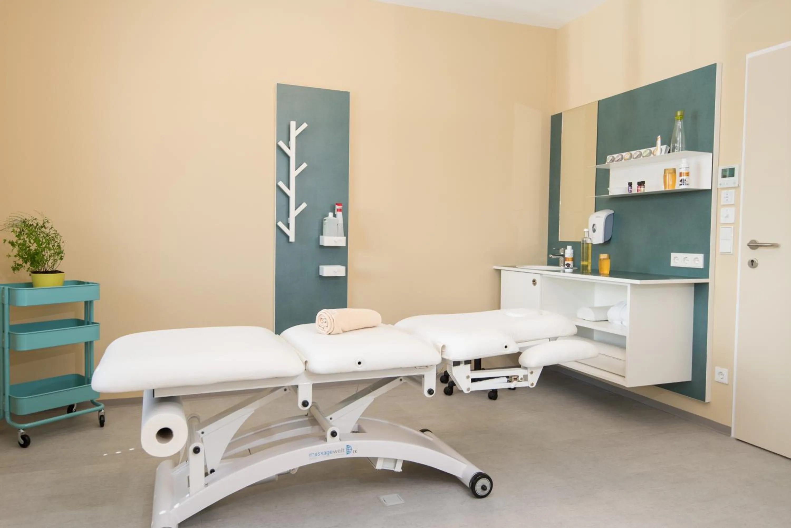 Massage in H2O Hotel-Therme-Resort, 3 Sterne superior, für Familien mit Kindern