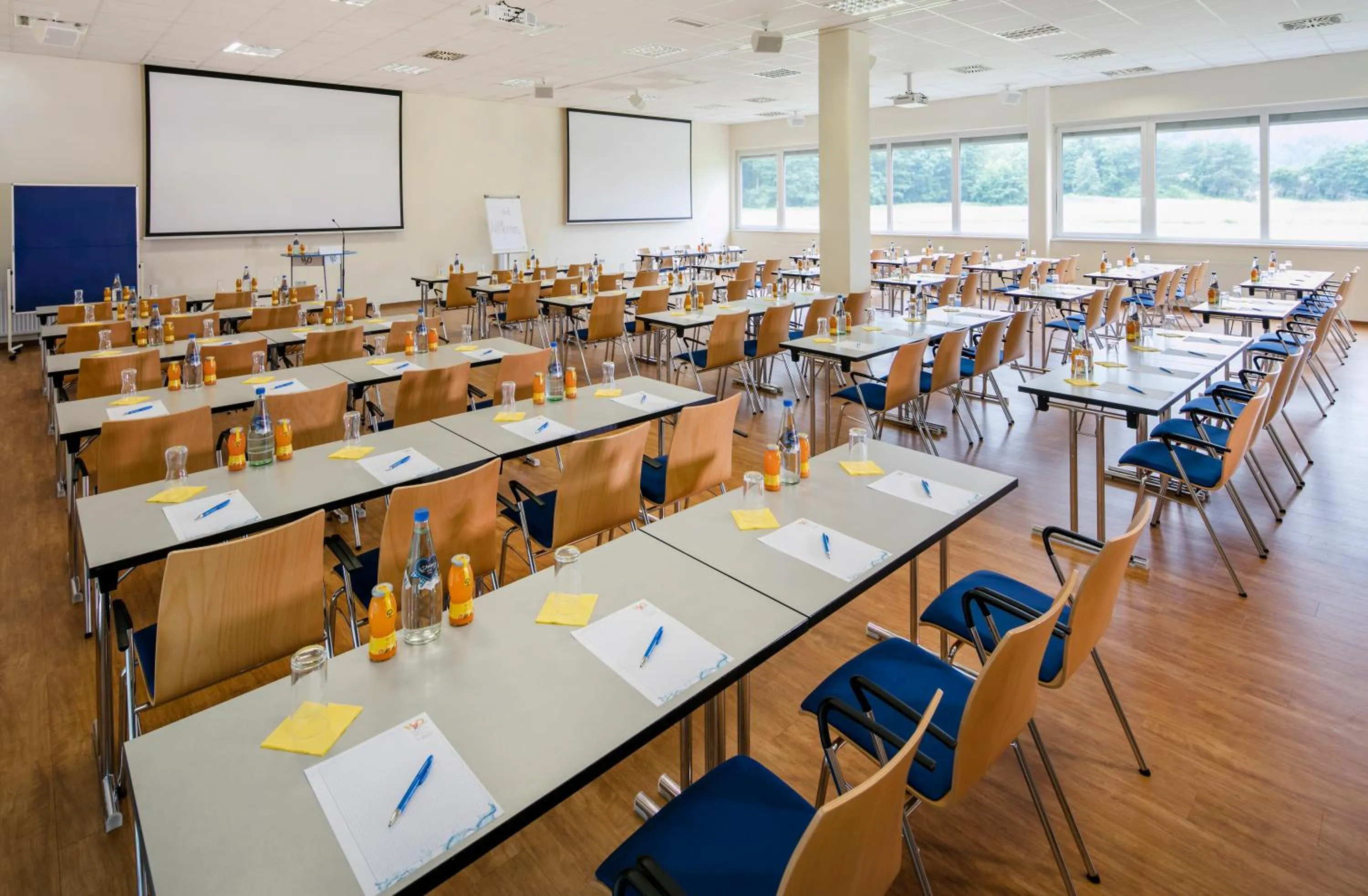 Business facilities in H2O Hotel-Therme-Resort, 3 Sterne superior, für Familien mit Kindern