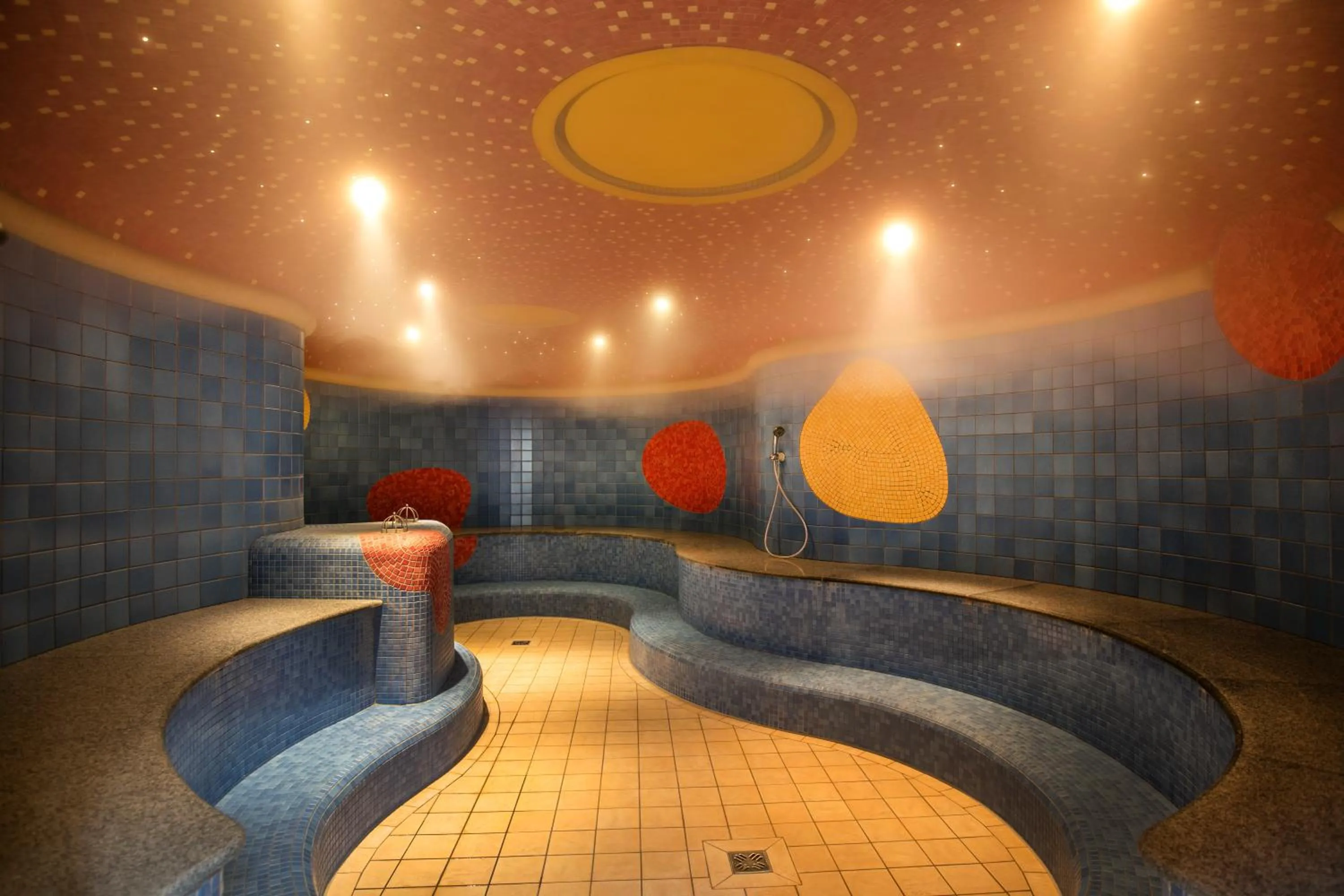 Sauna in H2O Hotel-Therme-Resort, 3 Sterne superior, für Familien mit Kindern