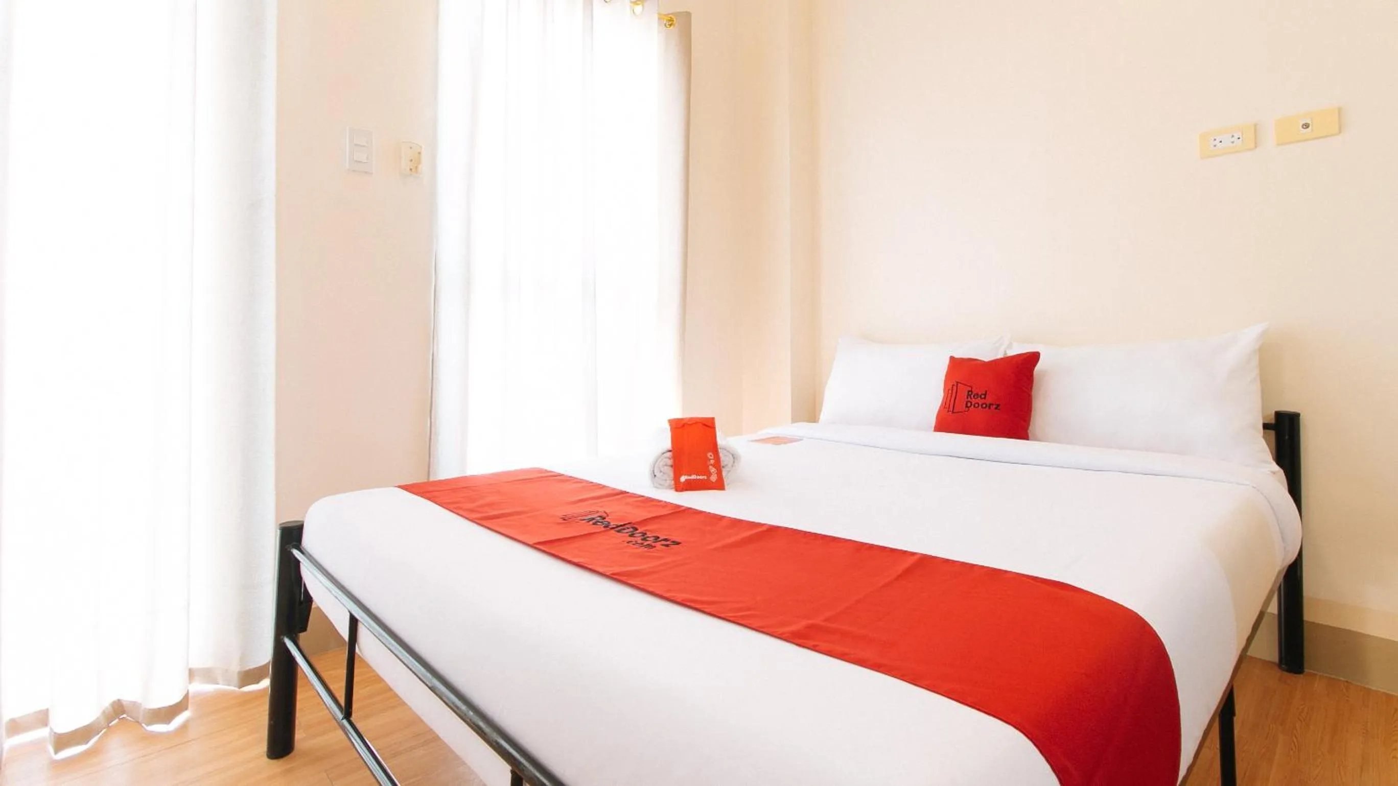 Bed in RedDoorz Plus at Alpina Heights Paranaque