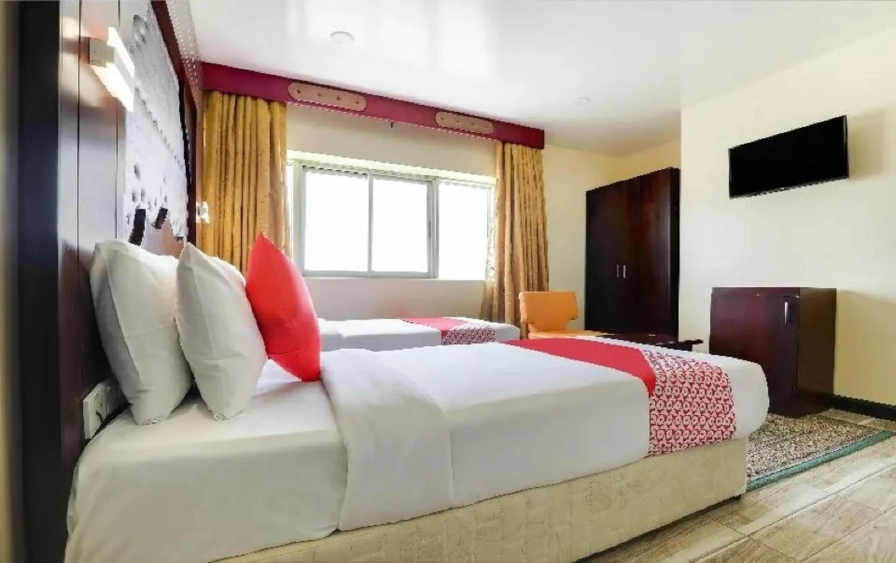 TV and multimedia, Bed in SHH Hotel