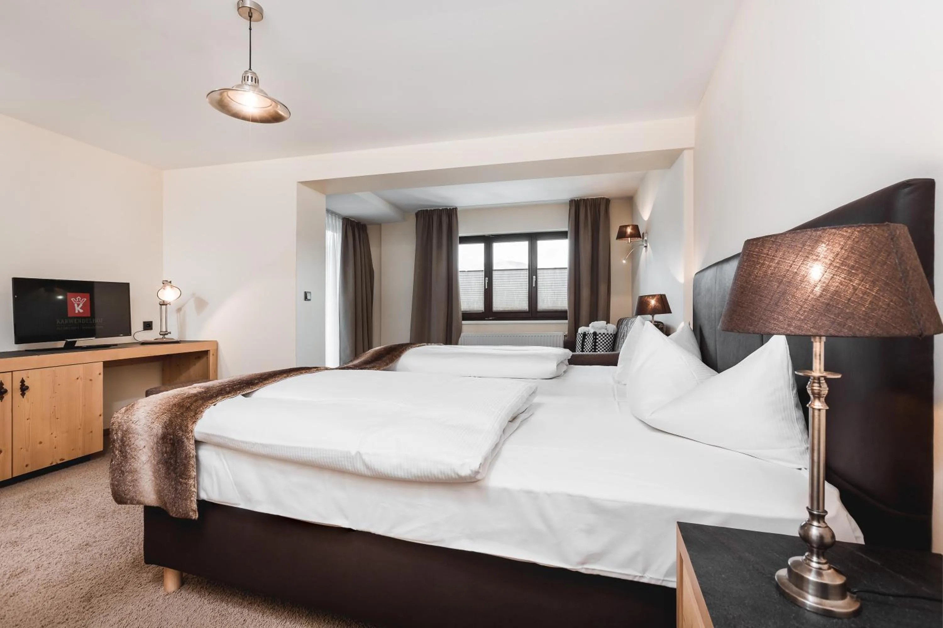 Bedroom, Bed in Hotel Karwendelhof