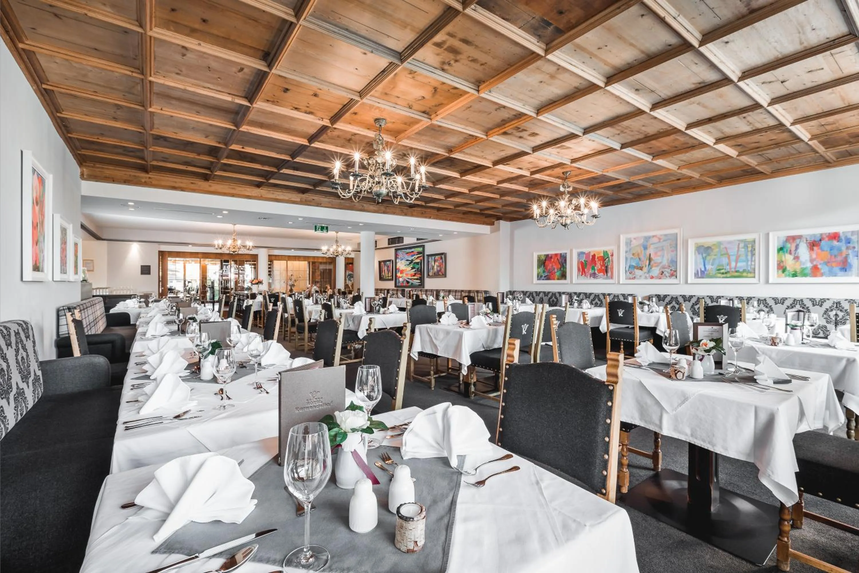 Restaurant/Places to Eat in Hotel Karwendelhof