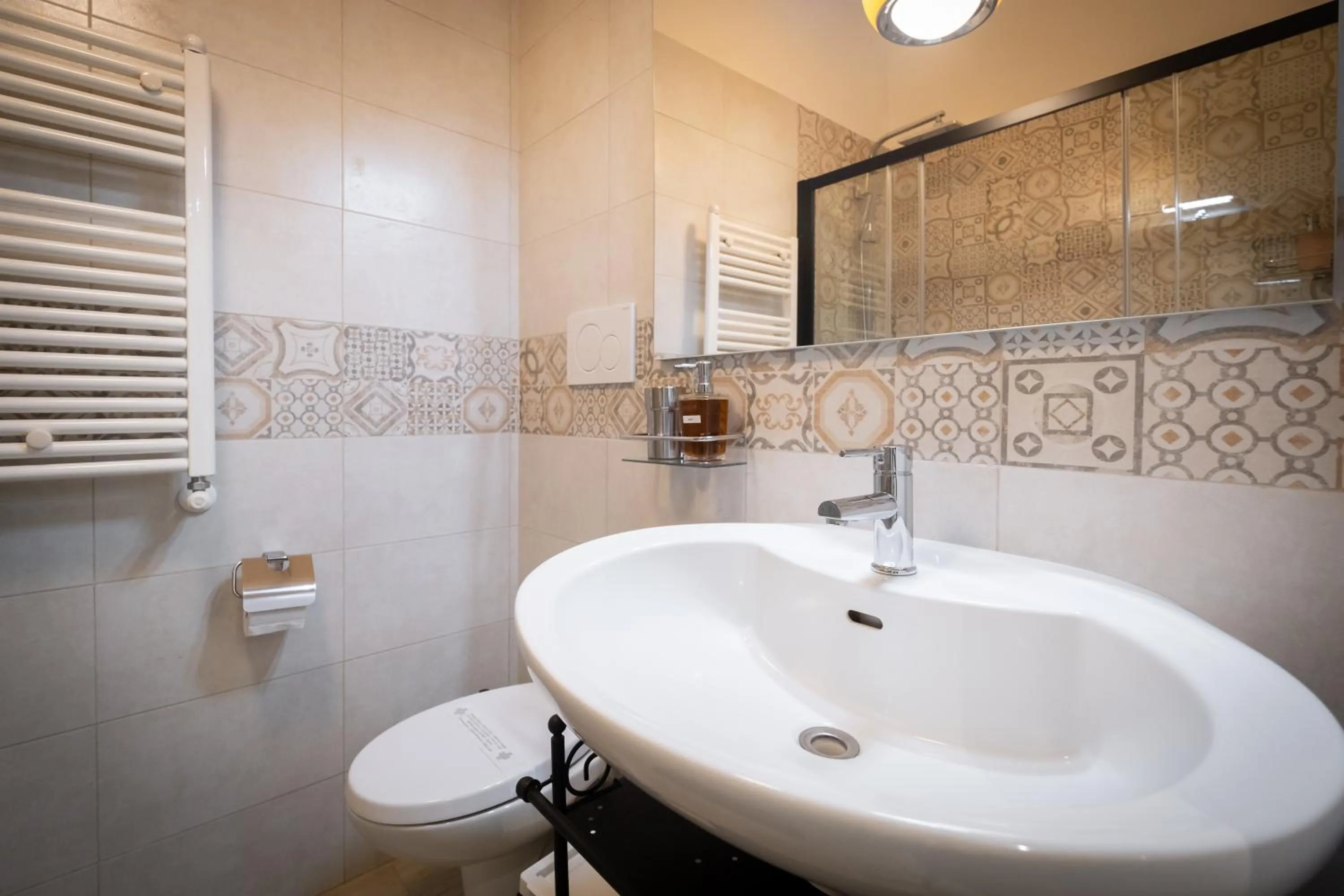 Shower, Bathroom in Appartamento Cavour