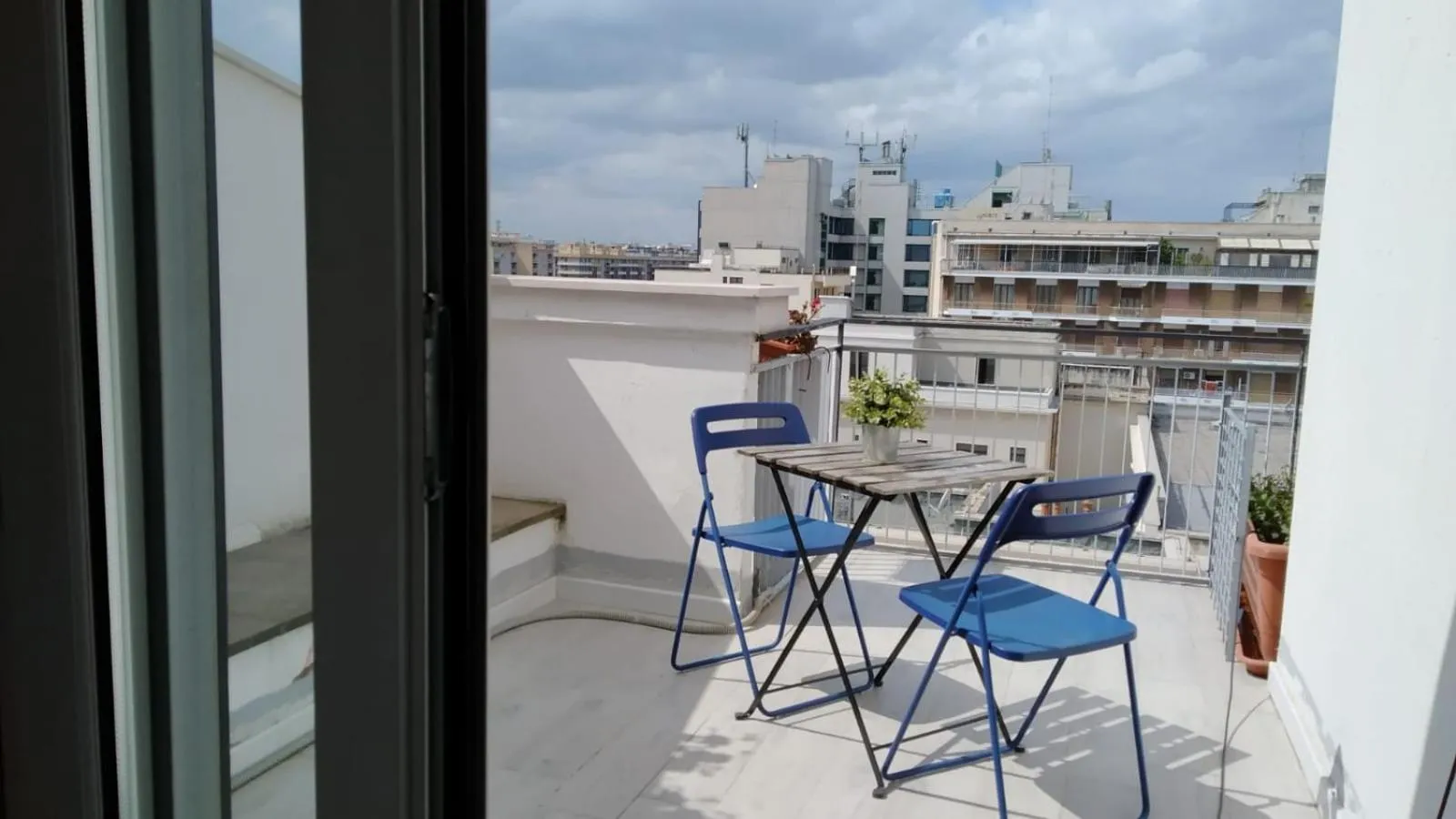 Property building, Balcony/Terrace in Appartamento Cavour