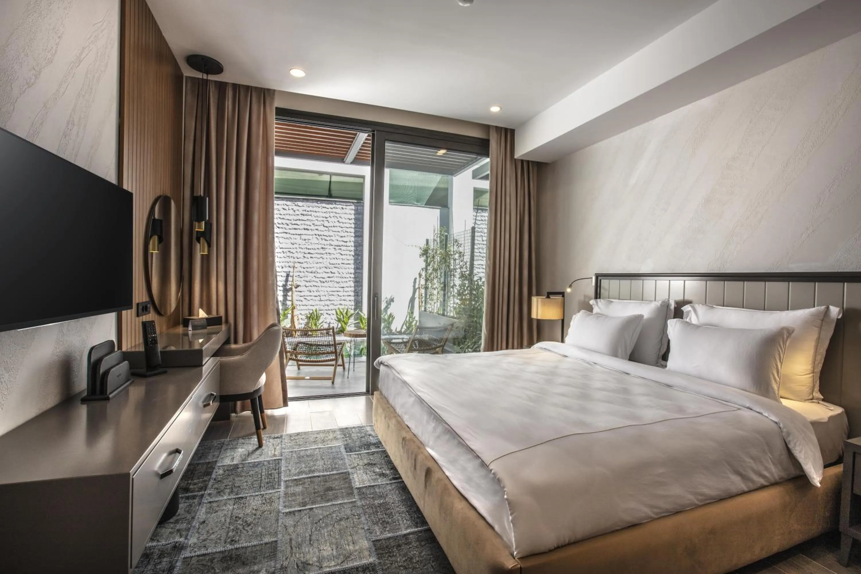 Photo of the whole room, Bed in Unique Life Style Hotel