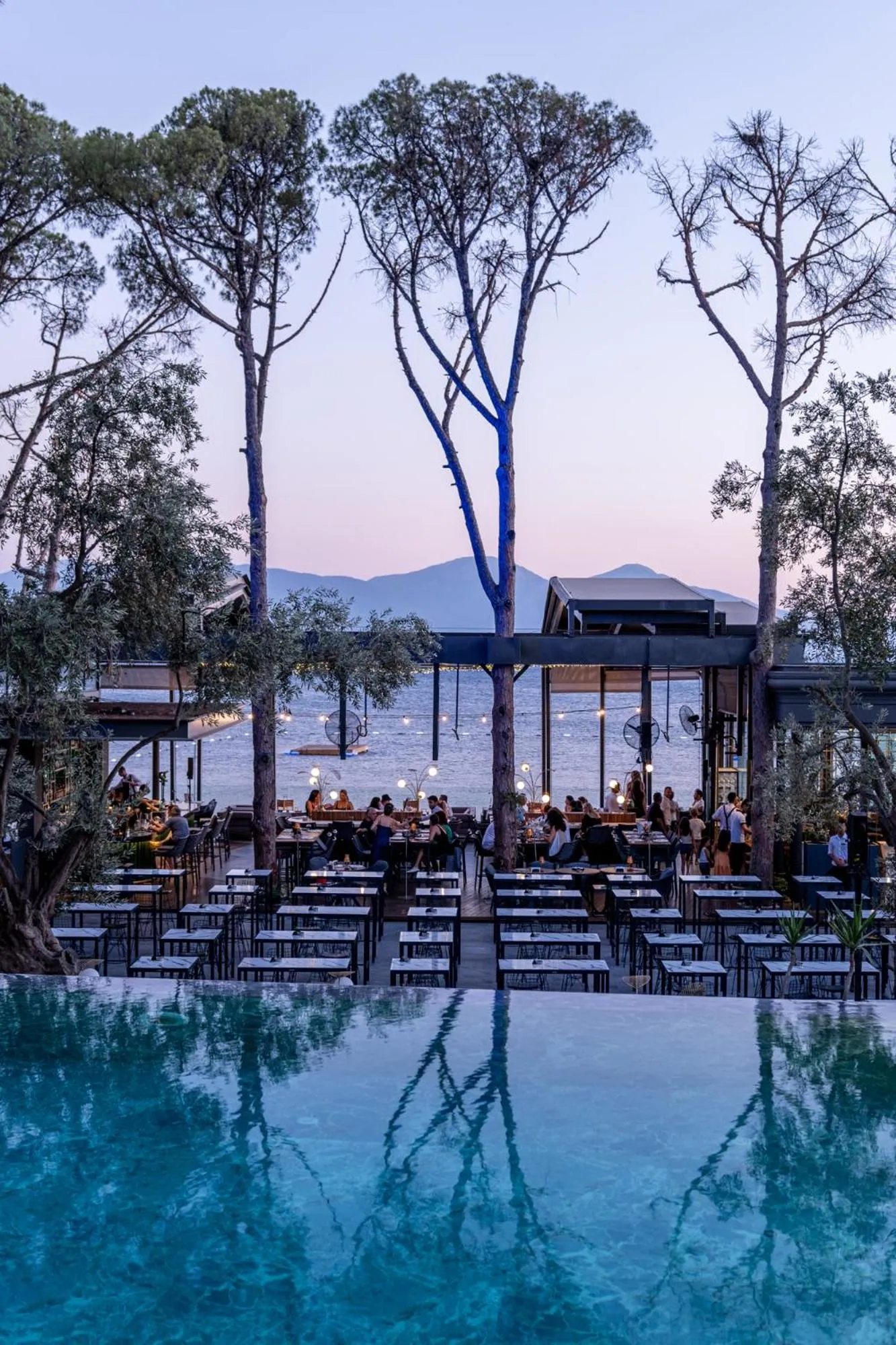 Restaurant/places to eat in Unique Life Style Hotel