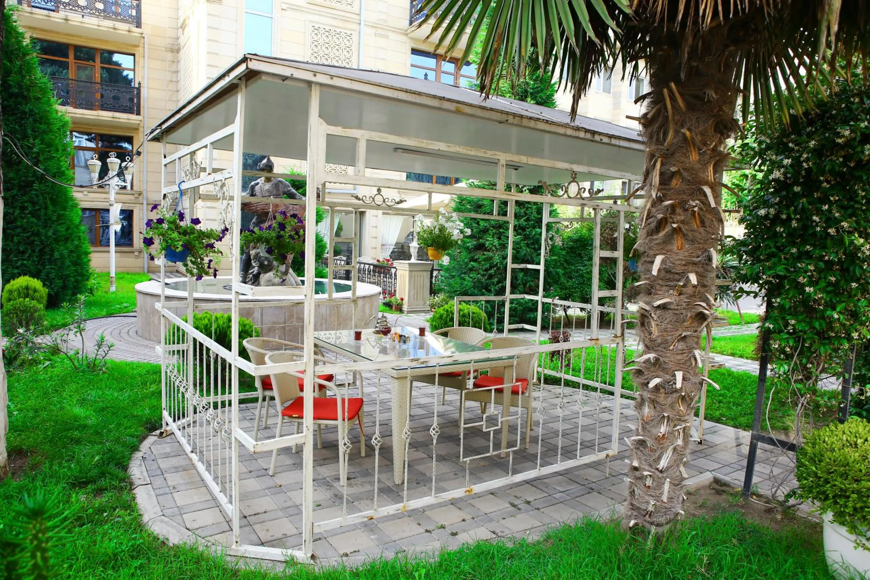 Garden in Deluxe Hotel Ganja