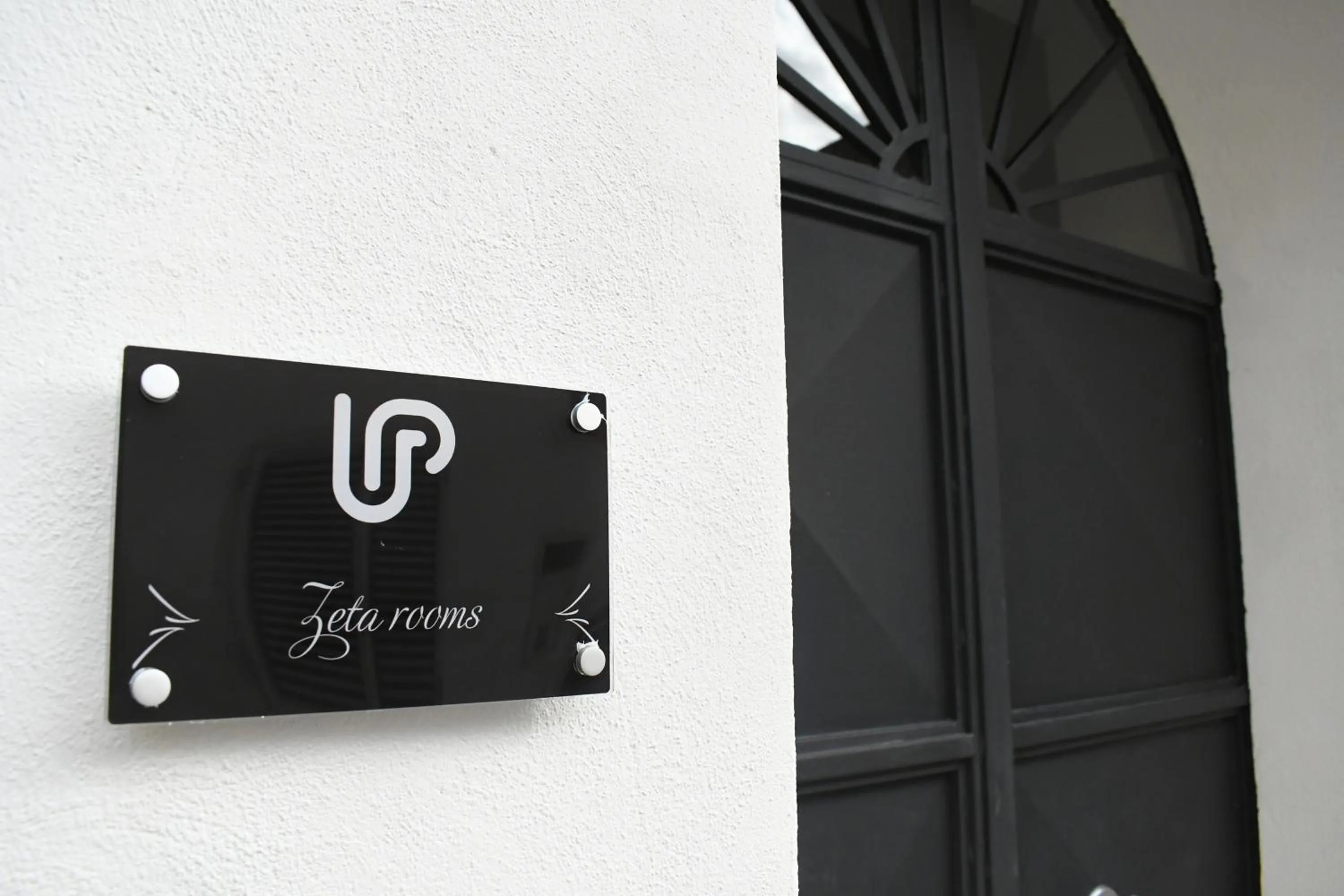 Logo/Certificate/Sign in Zeta Rooms