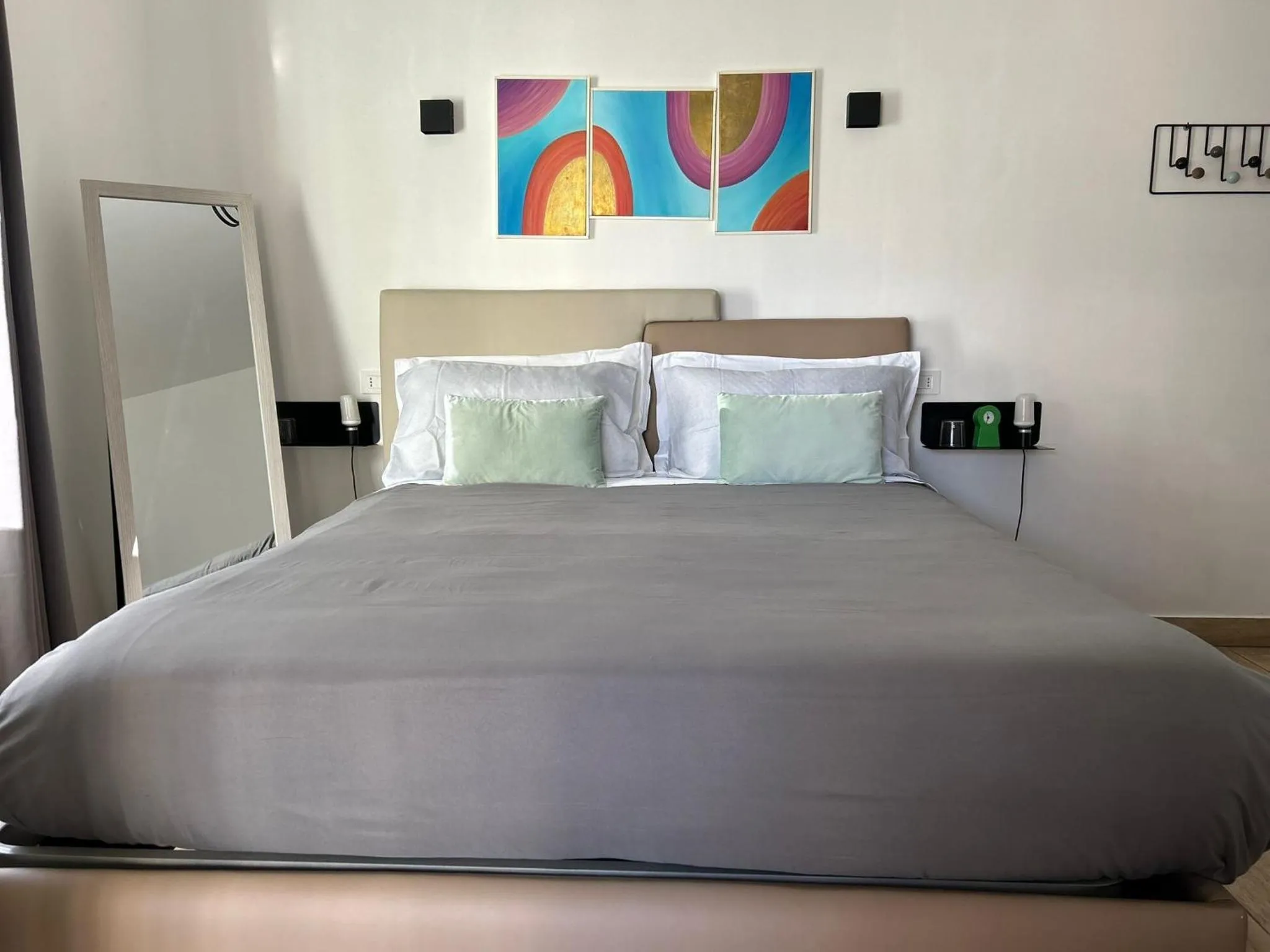 Bedroom, Bed in Zeta Rooms