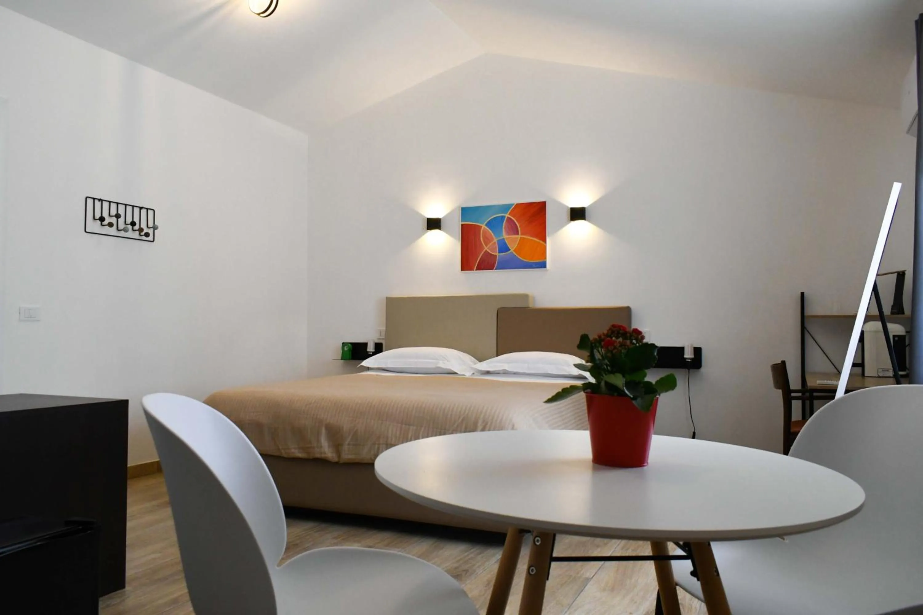 Bedroom, Bed in Zeta Rooms