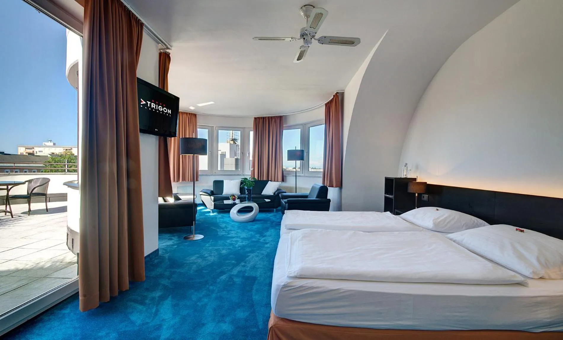 Junior Suite with Terrace in Skycity Hotel Atrigon