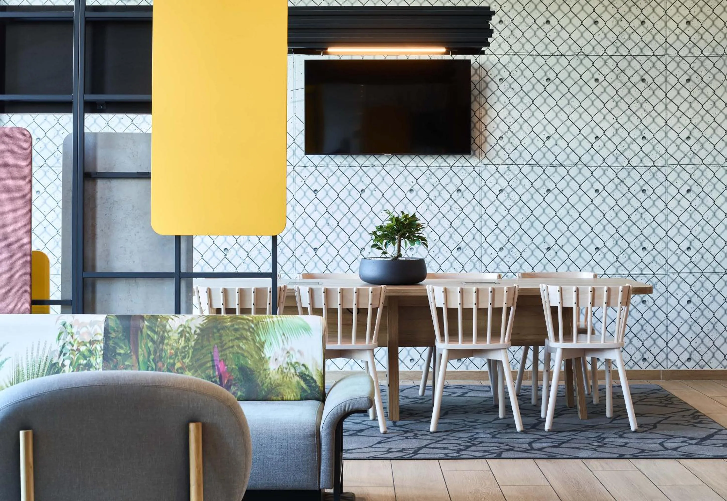 Seating area in B&B HOTEL Le Port Marly Saint Germain en Laye