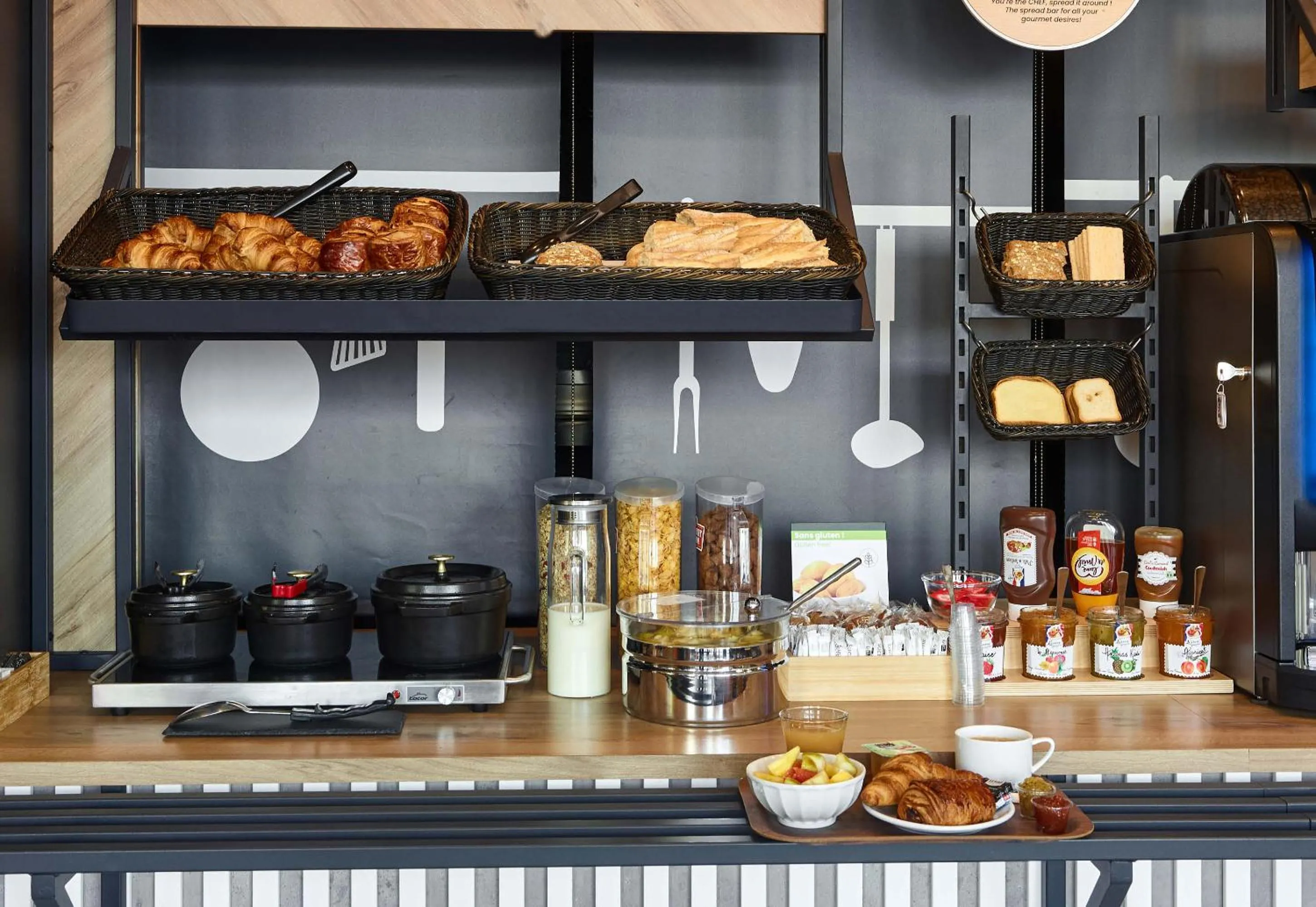 Breakfast in B&B HOTEL Le Port Marly Saint Germain en Laye