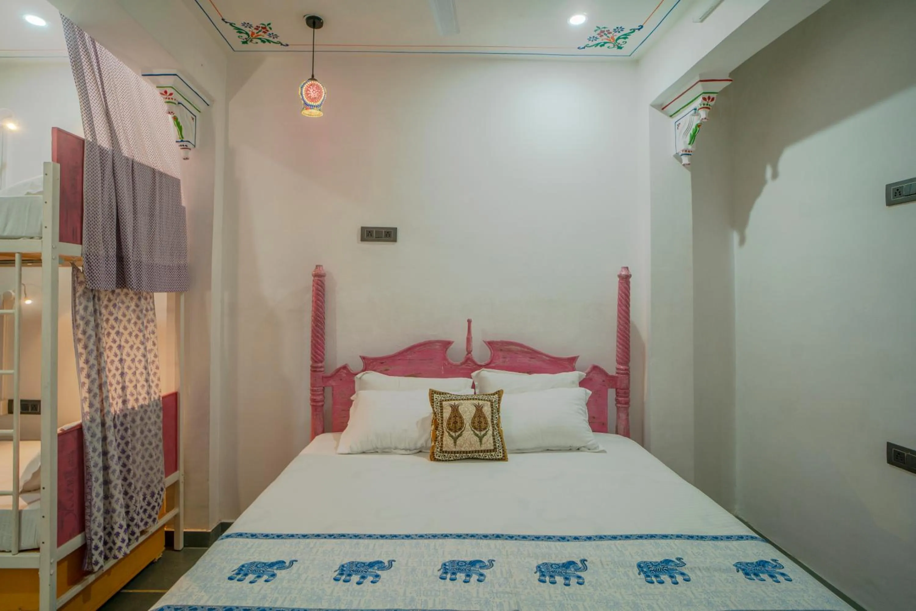 Bed in Soham Haveli Udaipur